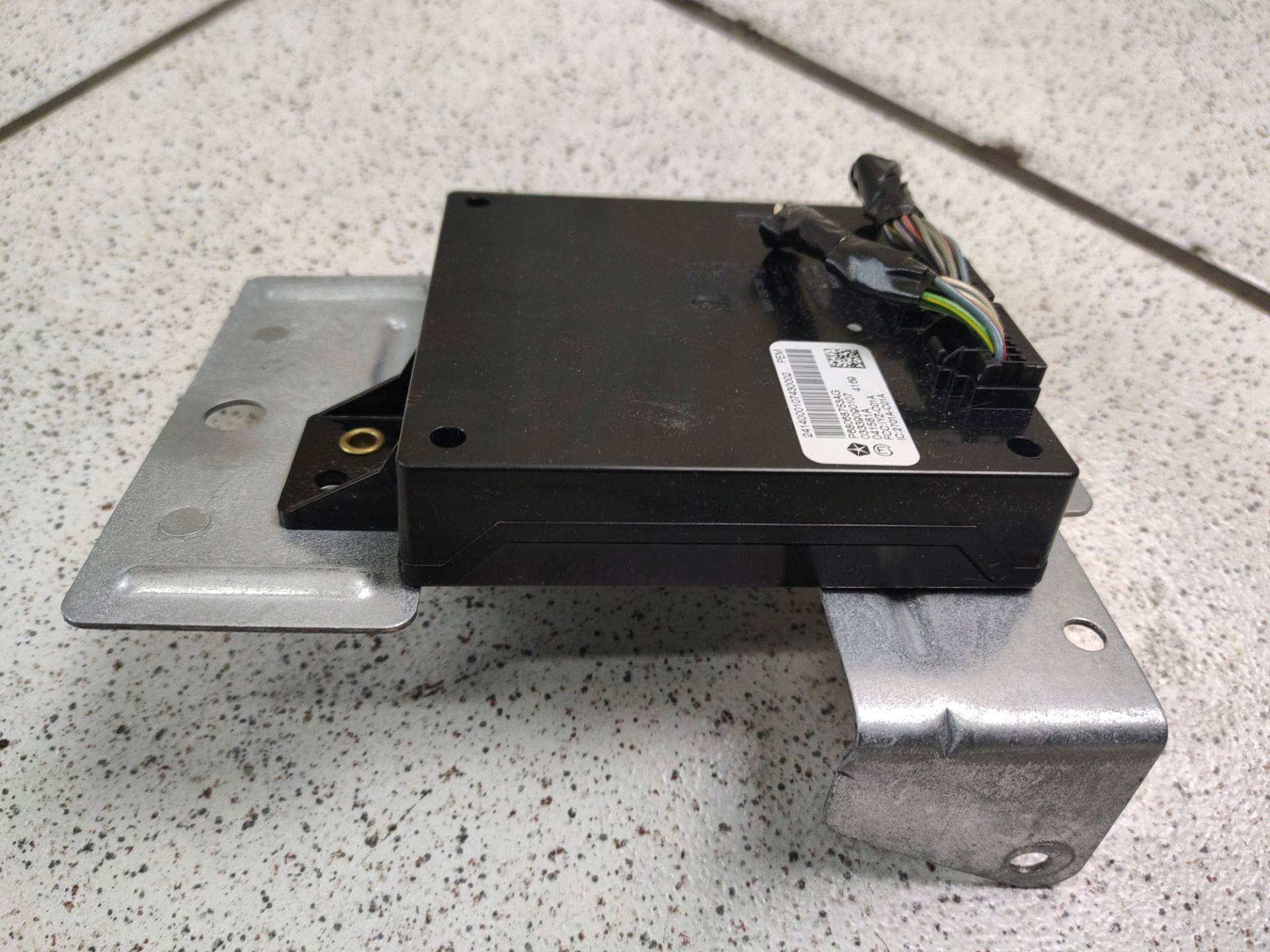 Sterownik systemu „Komfortowy dostęp” Chrysler Town and Country 5 facelift Numer katalogowy części P68068753AG