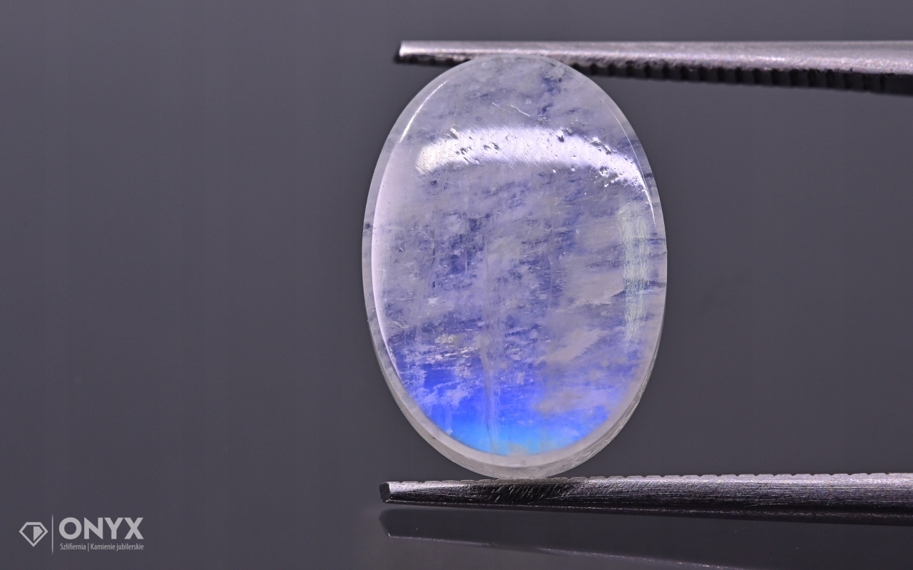 Měsíční kámen mělký ovál 14x10 mm