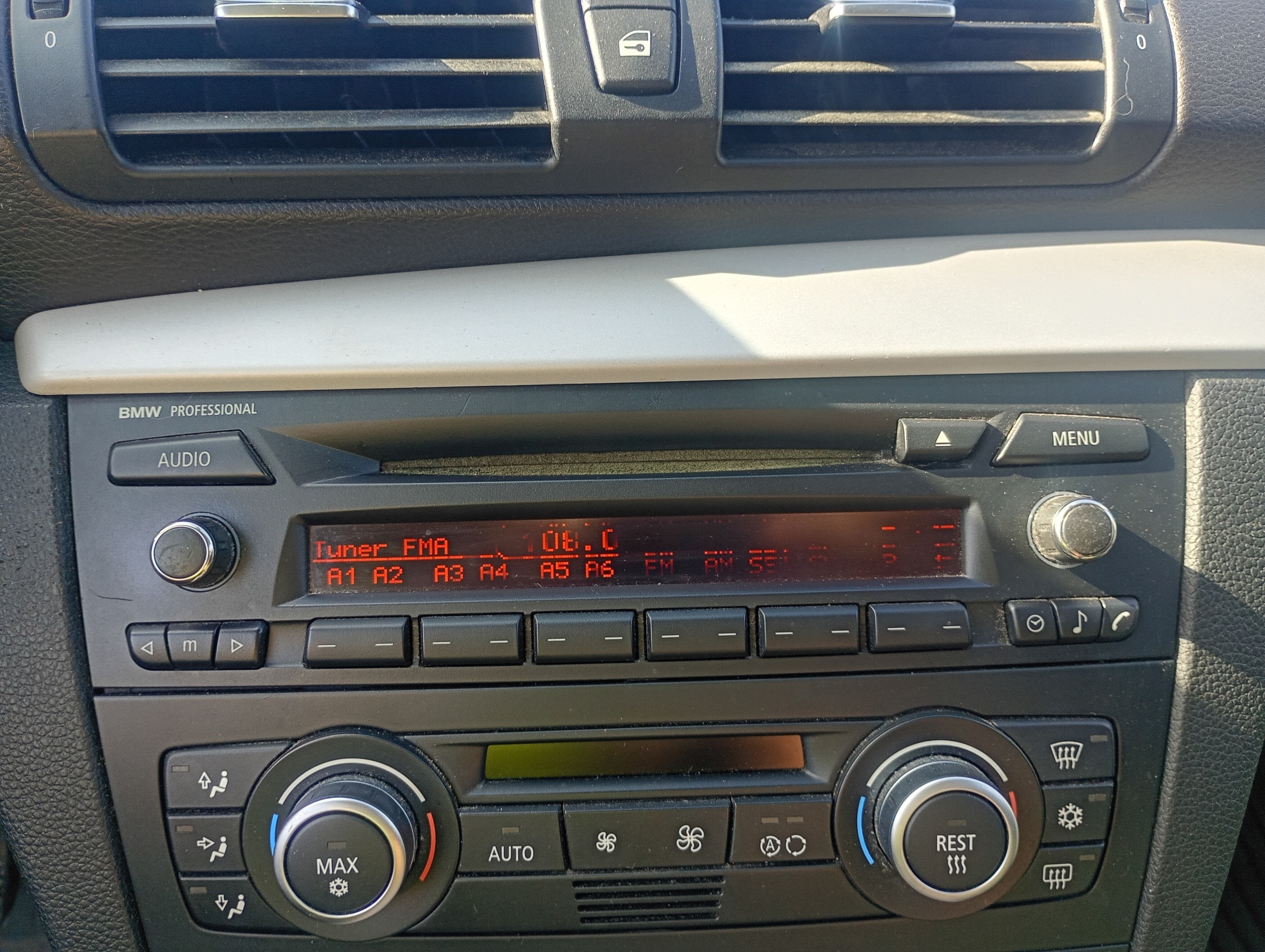 RADIO ORYGINALNE CD brakuje kodu BMW 1 e E81 07-11