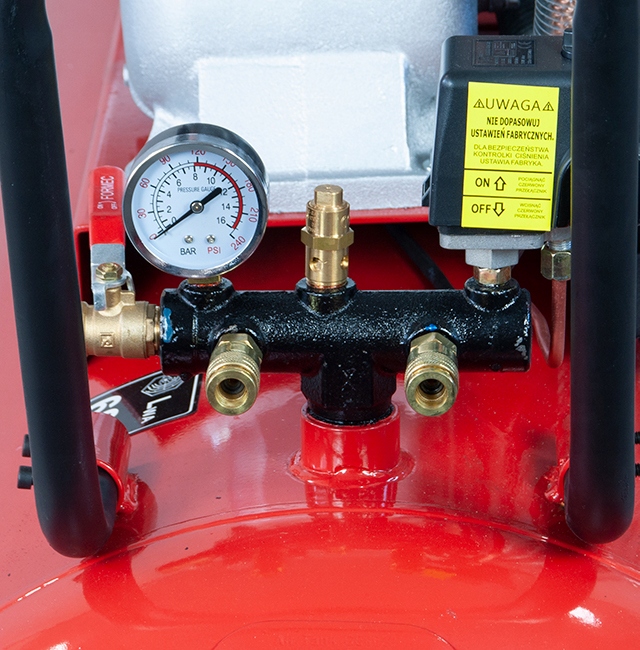 Kompresor tłokowy Sprężarka Kupczyk KKT 800/300 wydajność 800 l/m Moc silnika 5.5 KM