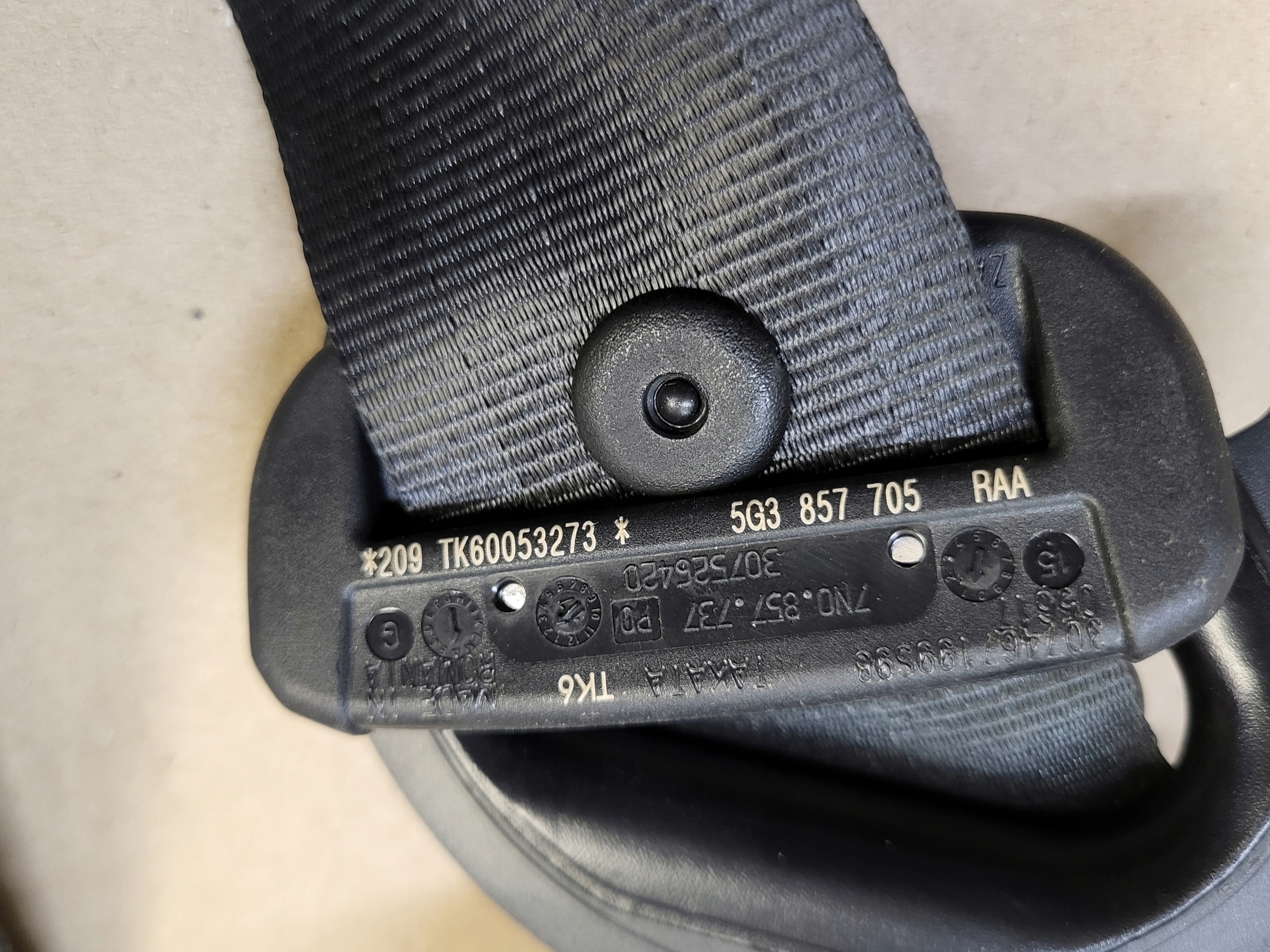 tension belt safety adjuster left front driver´s VW GOLF VII 7 5G3 3D OE EU