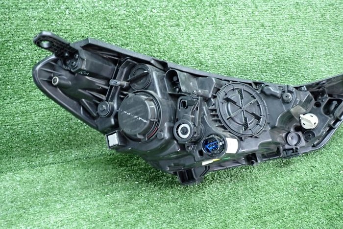 HYUNDAI TUCSON III 15-18 reflektor left light left 92101-D7100