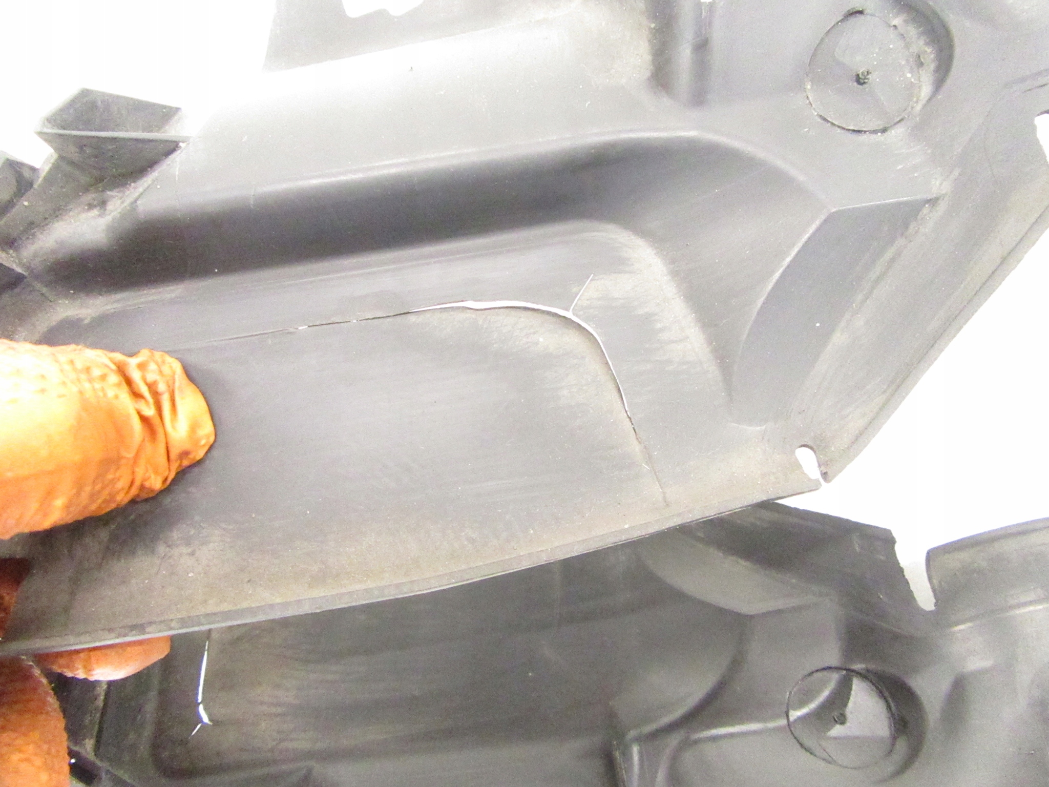 cover drain intake air radiator right front BMW e53 X5 N62
