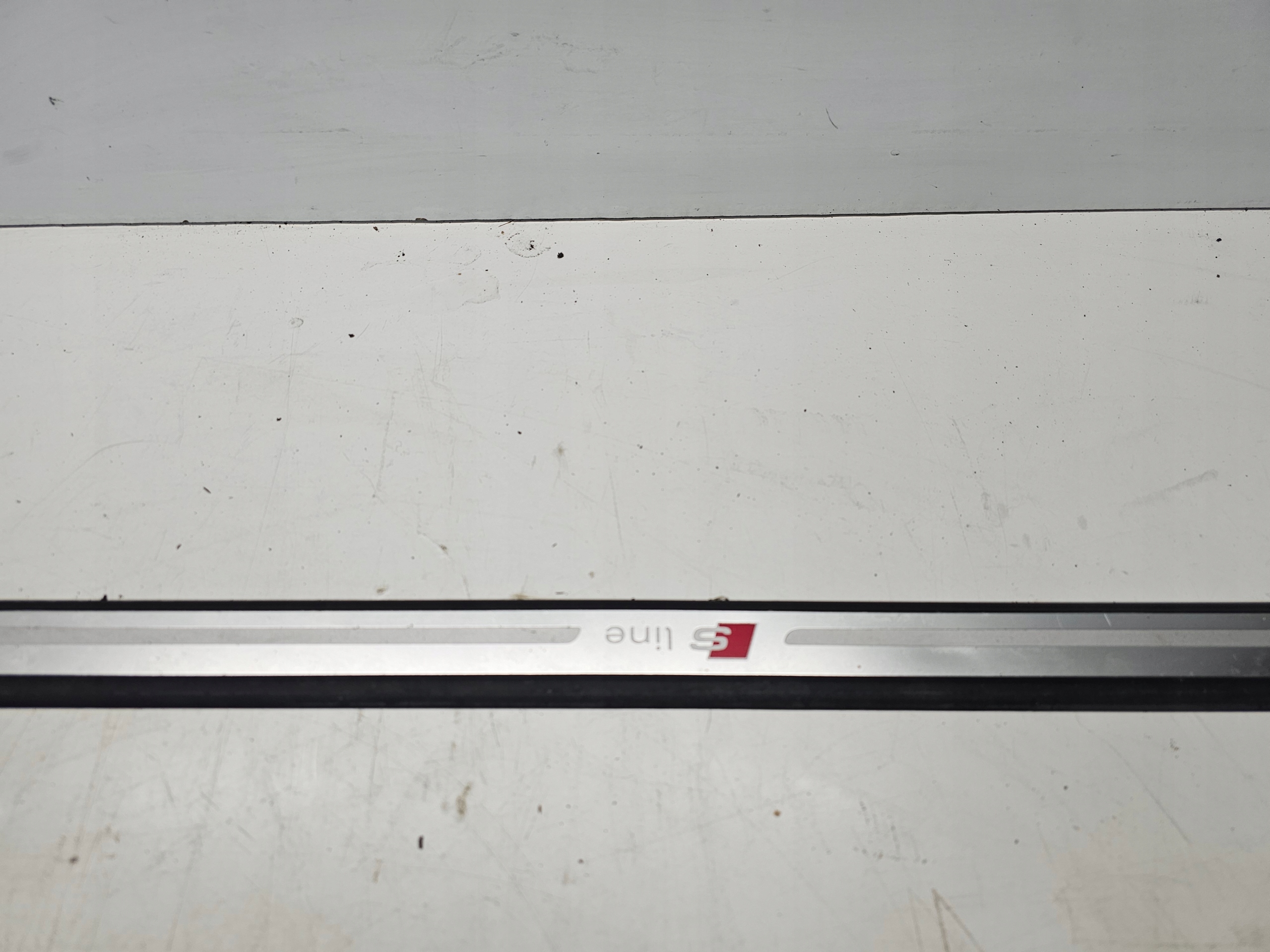 moulding threshold left right front A1 8X 3-door 8X3853373B