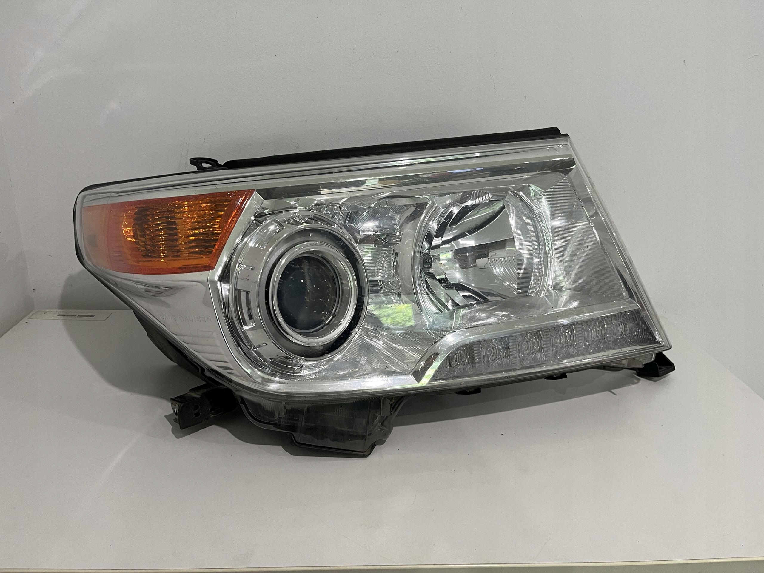 TOYOTA LAND CRUISER 200 ФАРА ПРАВИЙ ПЕРЕД
