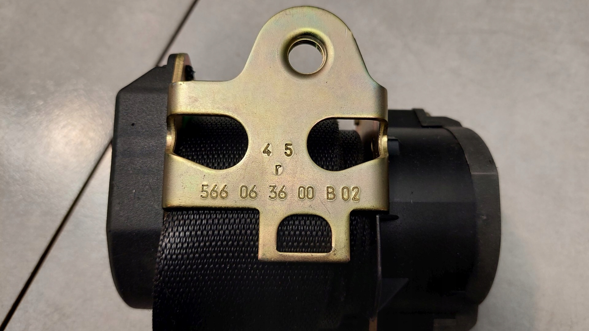 tension belt safety right front MERCEDES W168