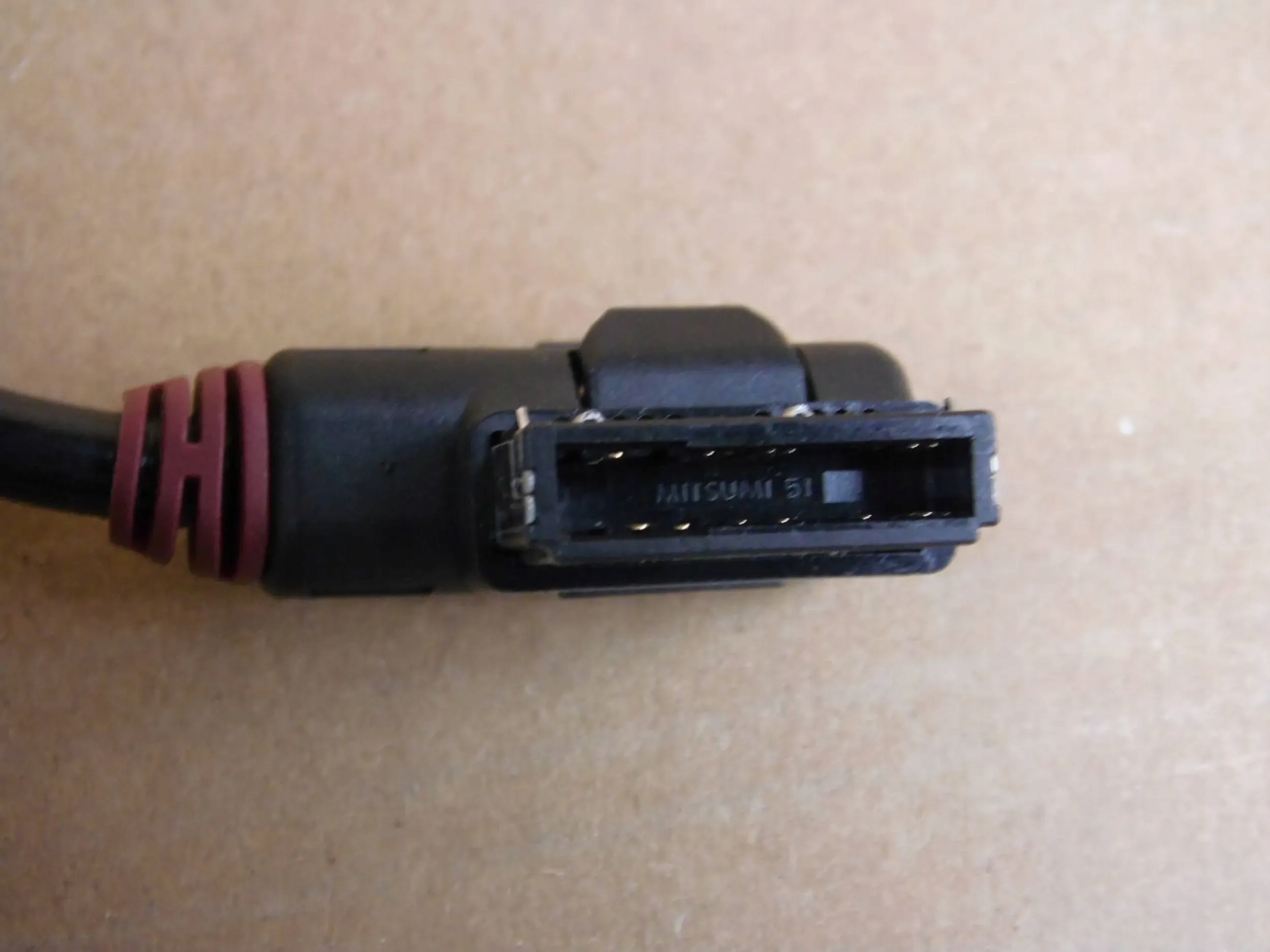 Audi A3 A4 A5 Q5 adapter prijenos kabel multimedialny IPHONE 4 - 4F0051510R