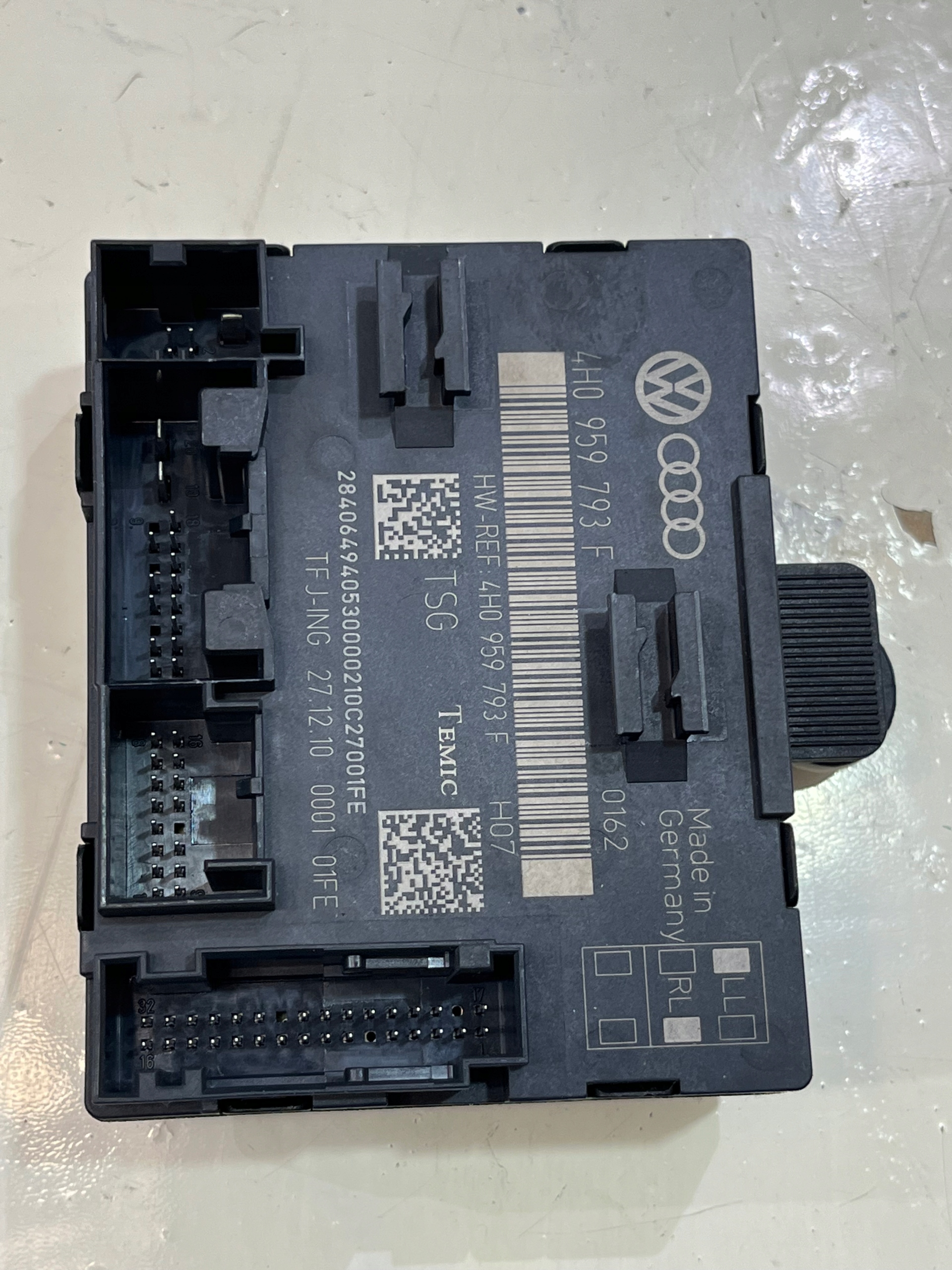 MODUŁ DRZWI VW TOUAREG 7P 4H0959793F LEGALNY