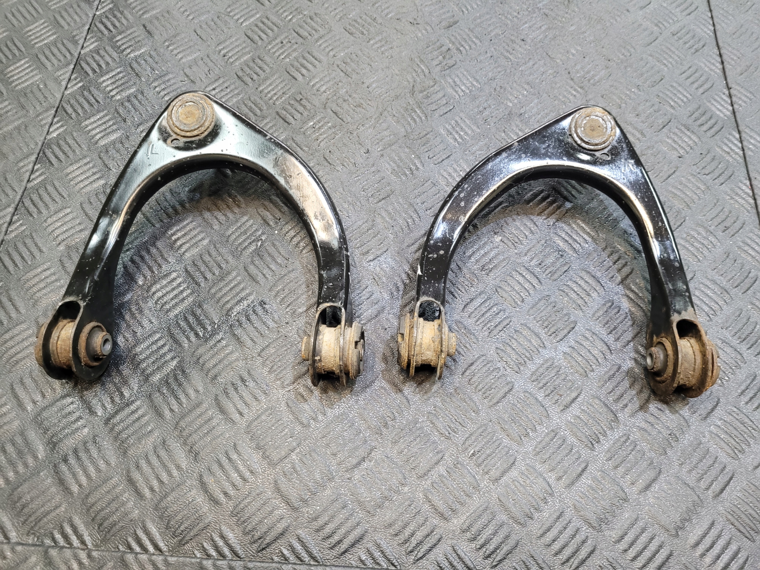 arm front front upper left LEXUS IS 3 III 300 H IS300H XE30