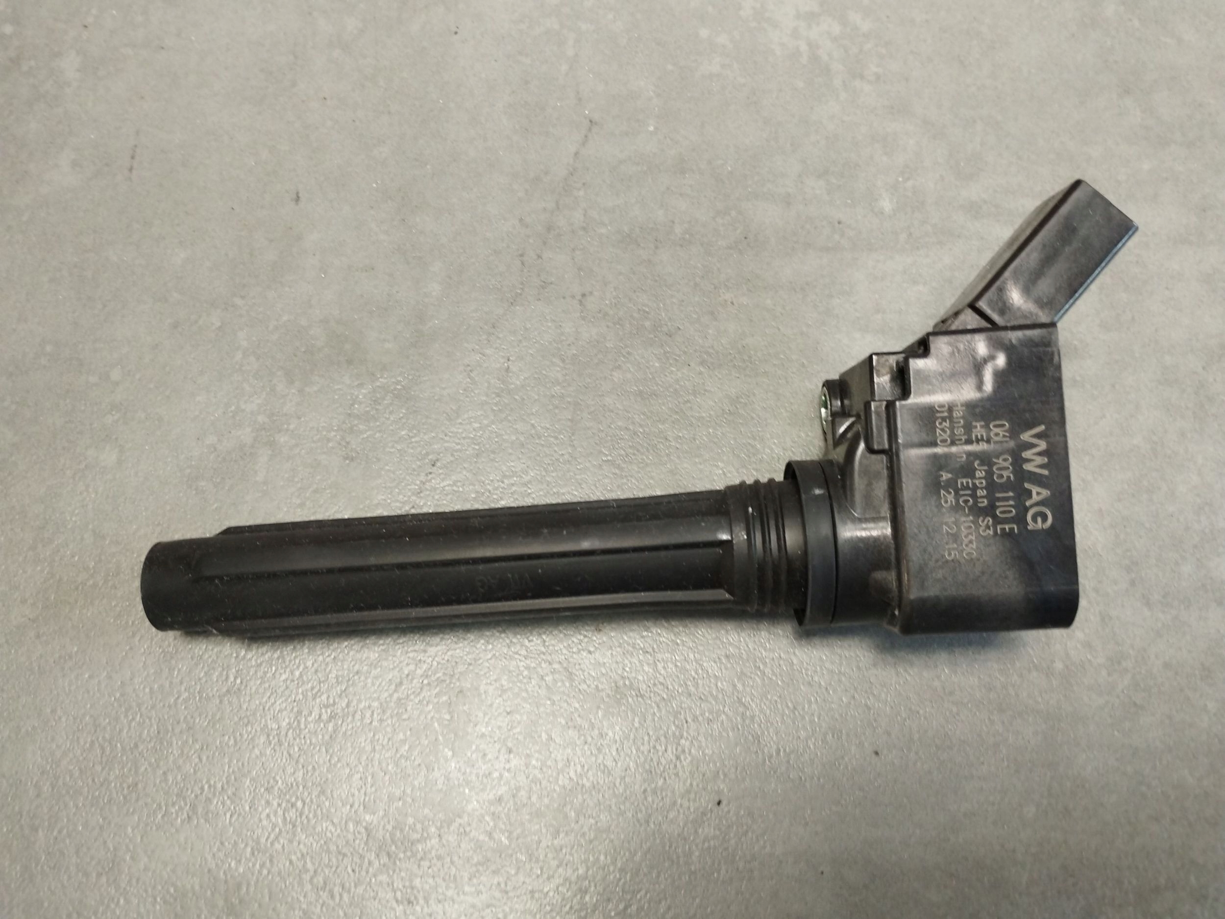 Audi A4 B9 2017 2.0 tfsi coil ignition 06L905110E