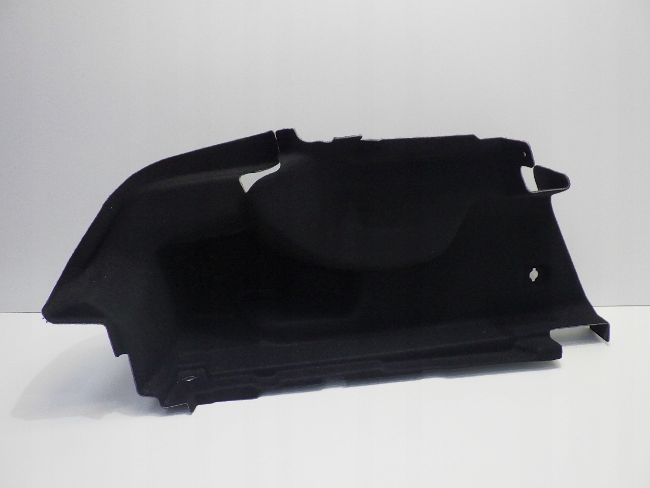 CLA II W118 2022 бекон багажник левый A1186905101