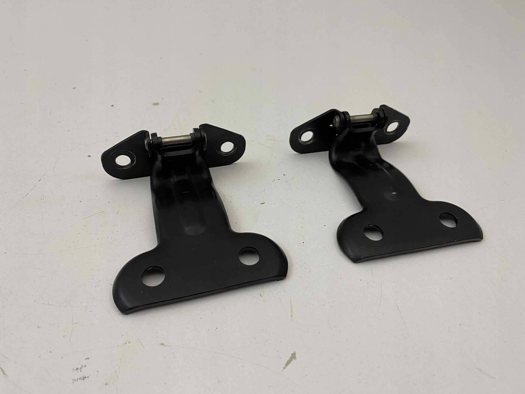 MCLAREN MP4 12C ПЕТЛЯ ДЛЯ БАГАЖНИКА ПРАВАЯ ЛЕВАЯ