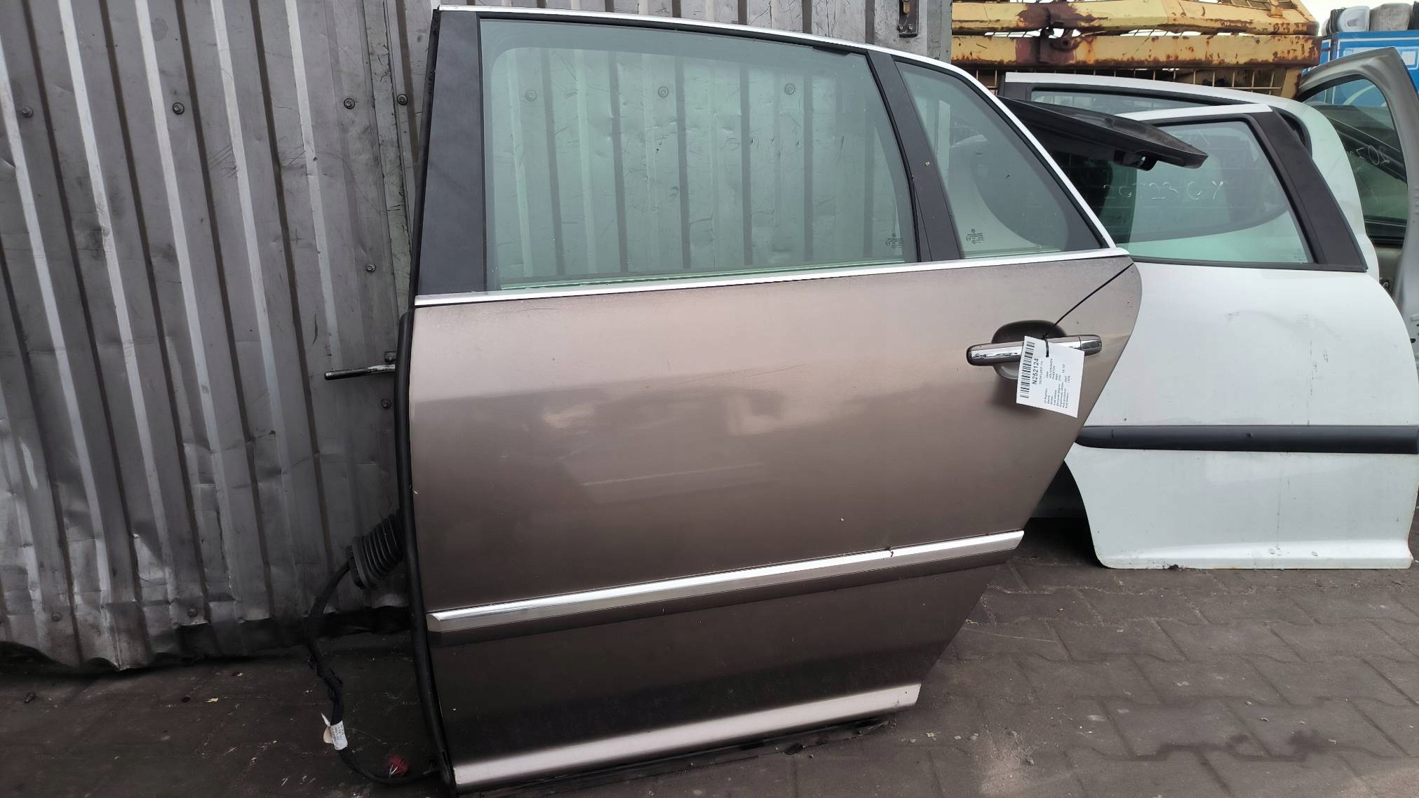 door left rear part LR7R VOLKSWAGEN PHAETON