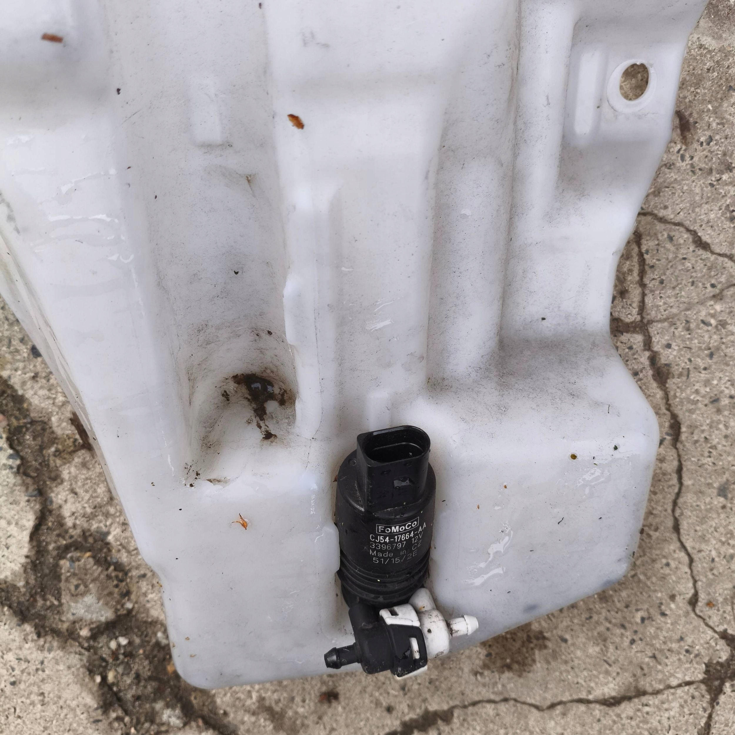 washer fluid tank Ford Kuga MK2 II 2015