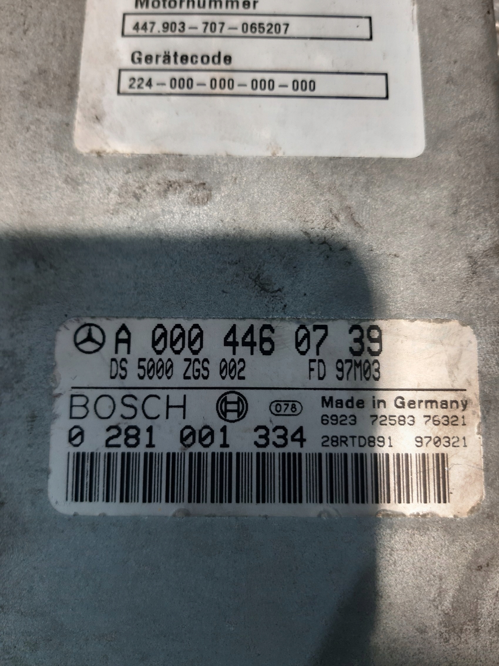 control unit of the engine Mercedes A0004460739 0281001334