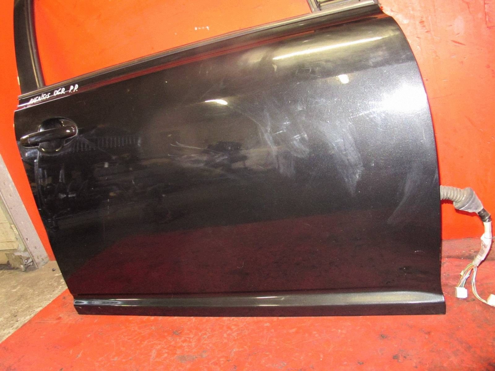 TOYOTA AVENSIS II 2 T25 door right front front black, 209