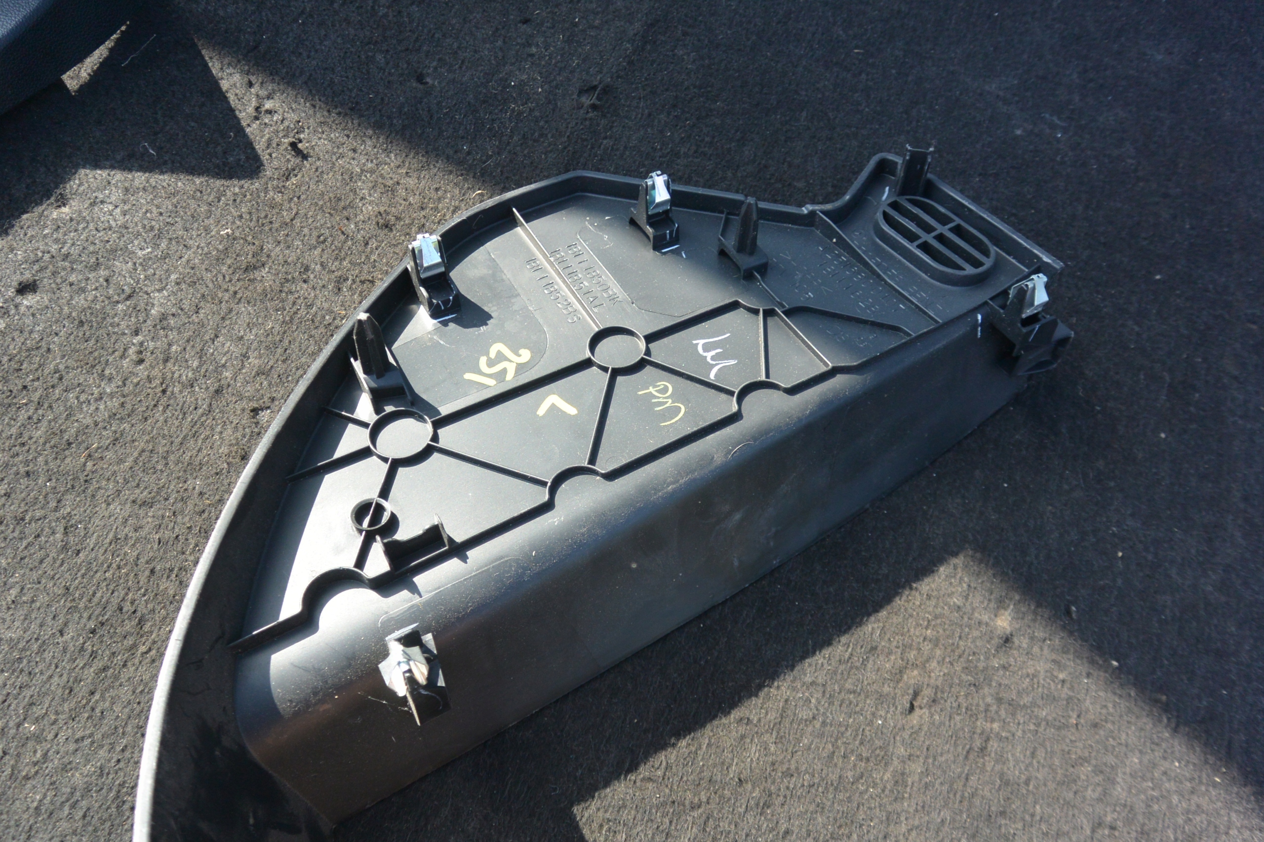 spoiler of the dashboard right left KPL MERCEDES R W251