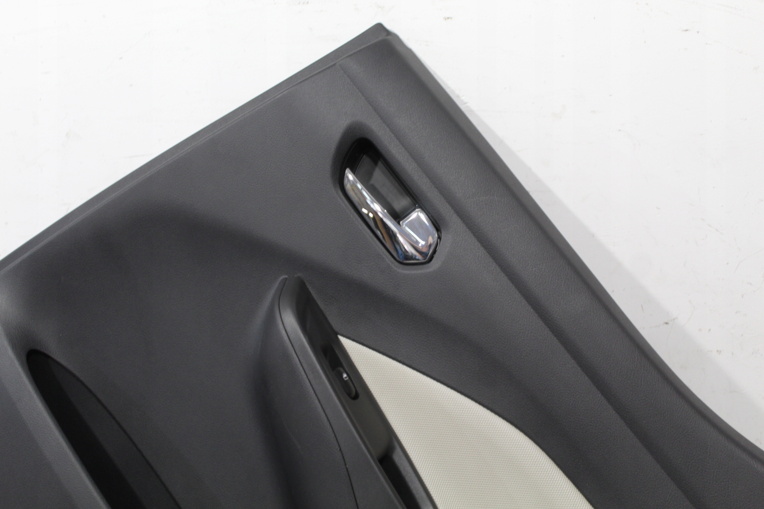 side door right rear part MICRA V 5 K14