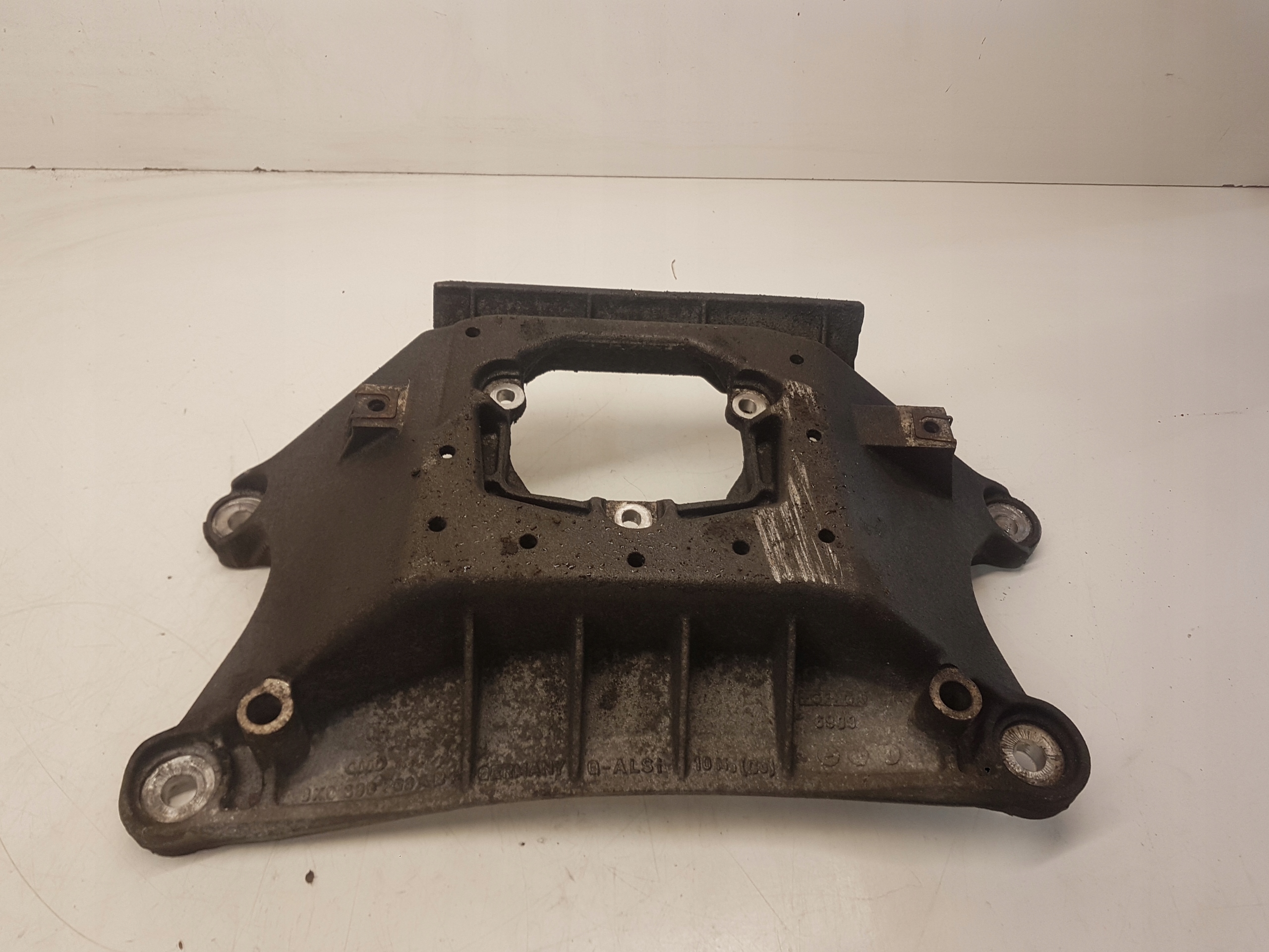 strebe Getriebehalter AUDI A4 B8 A5 Q5 8K0399263AB