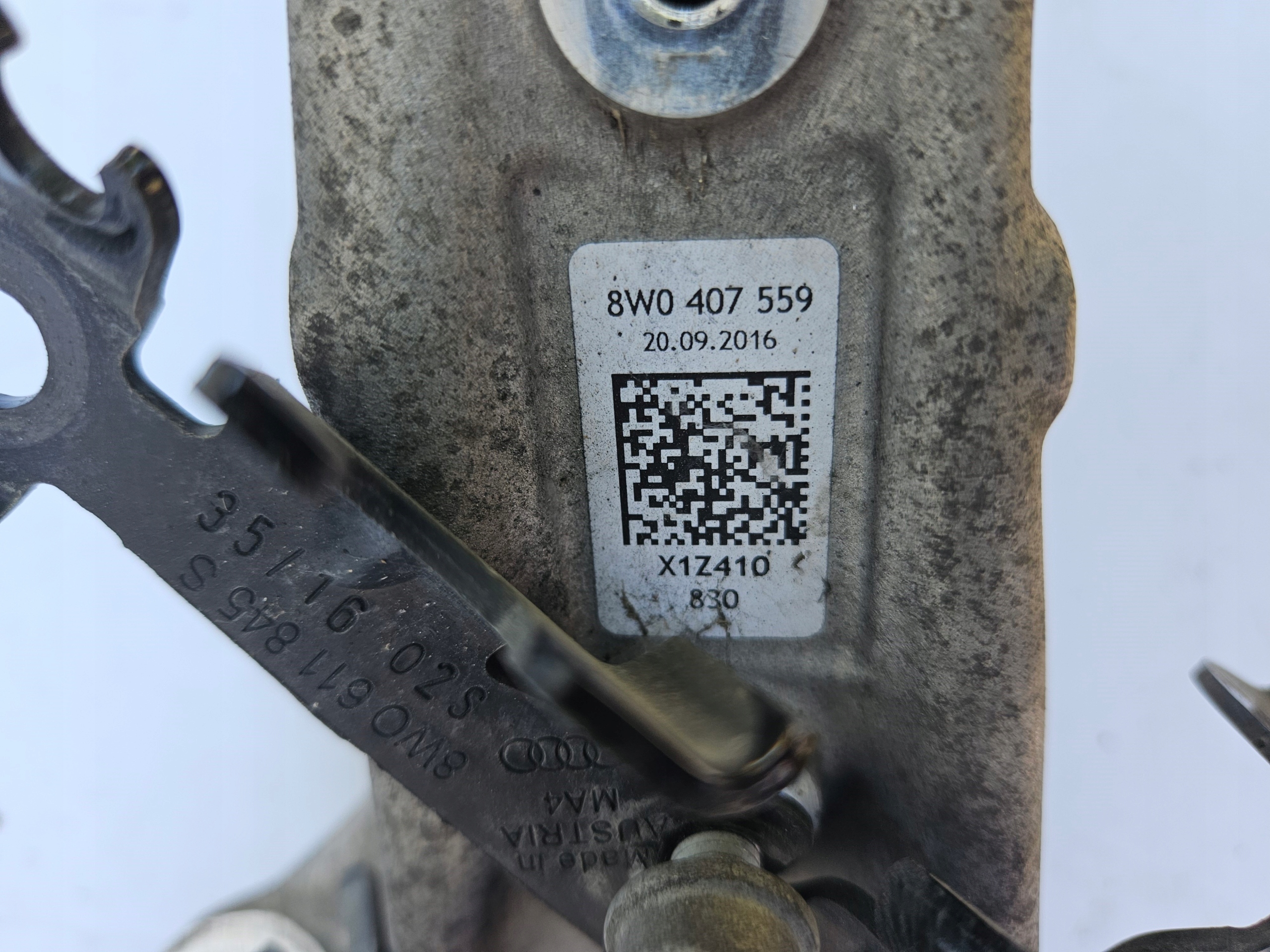 otoč levá přední levá předek AUDI A4 B9 A5 8W