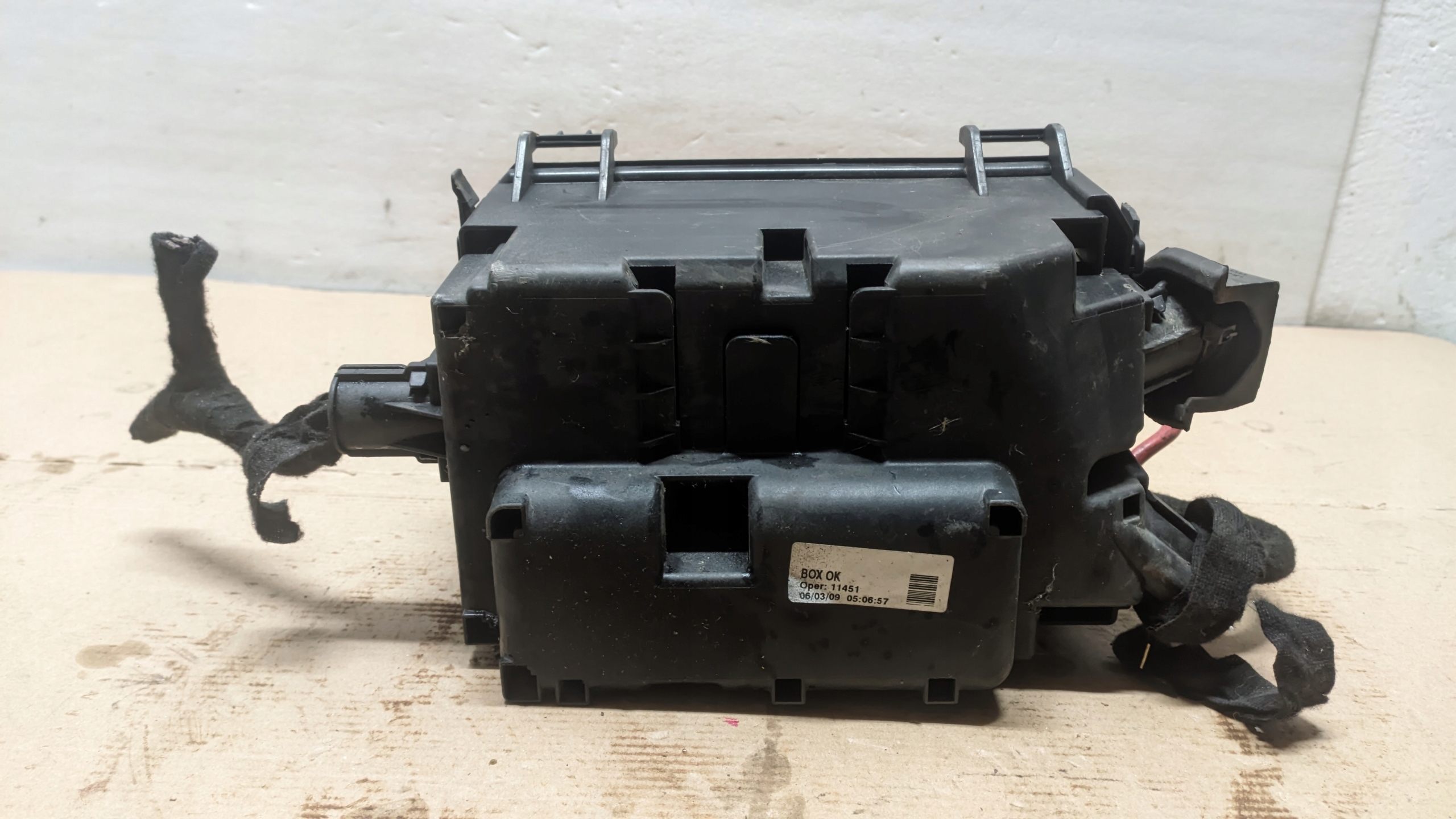 OPEL CORSA D Module fusibles 13246915