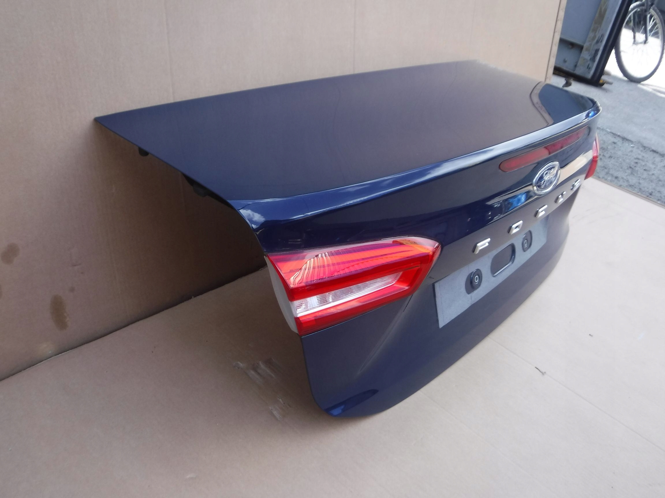 KLAPA BAGAŻNIKA FORD FOCUS MK4 SEDAN Typ samochodu Samochody osobowe