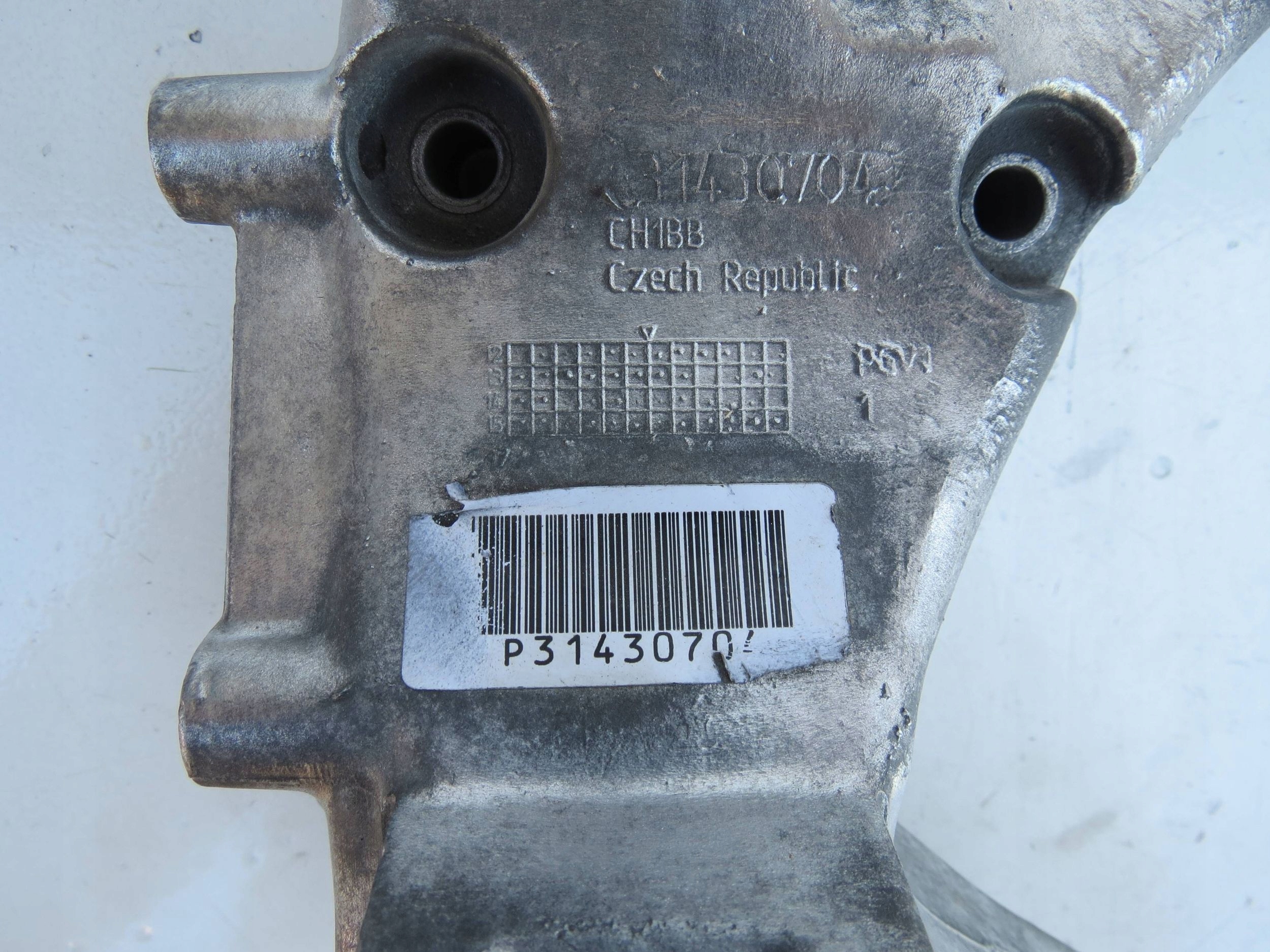 Halter ALTERNATORA VOLVO XC60 II 2.0 T6 2017 31430704