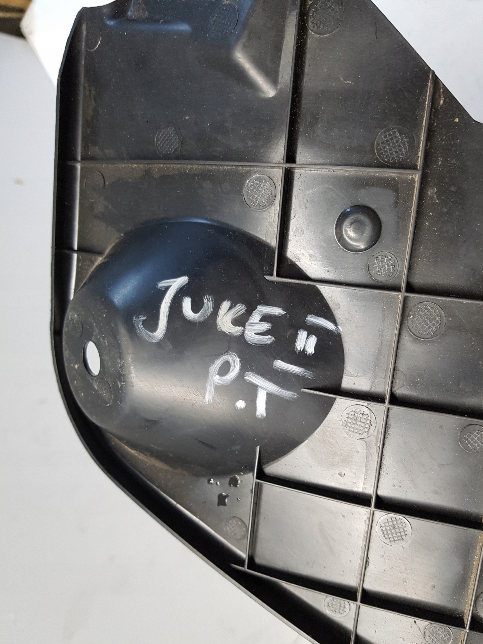 JUKE II 2 F16 mudguard cover left right rear part rear