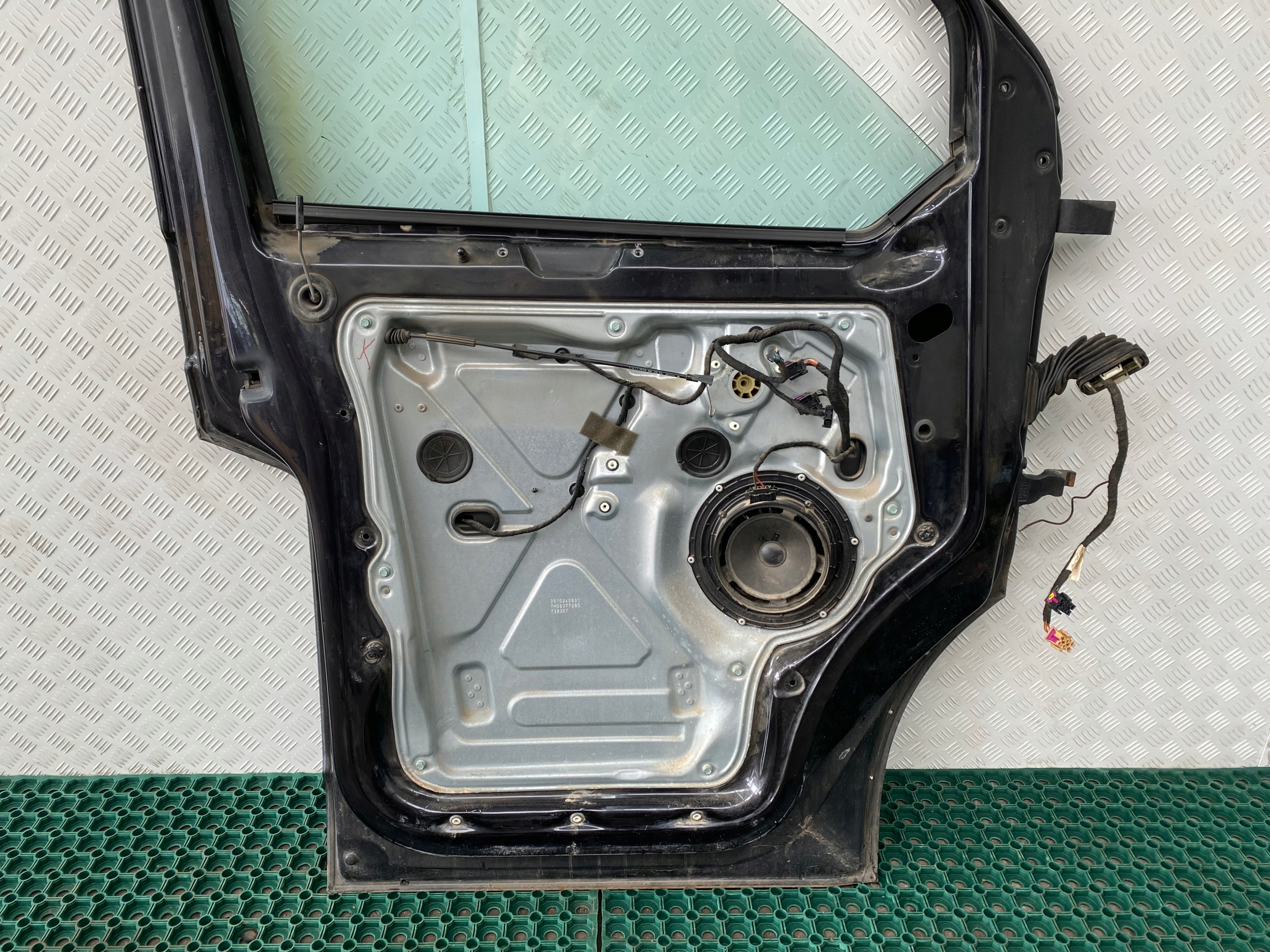VW T5 03-09 door front left front complete colour LC9Z