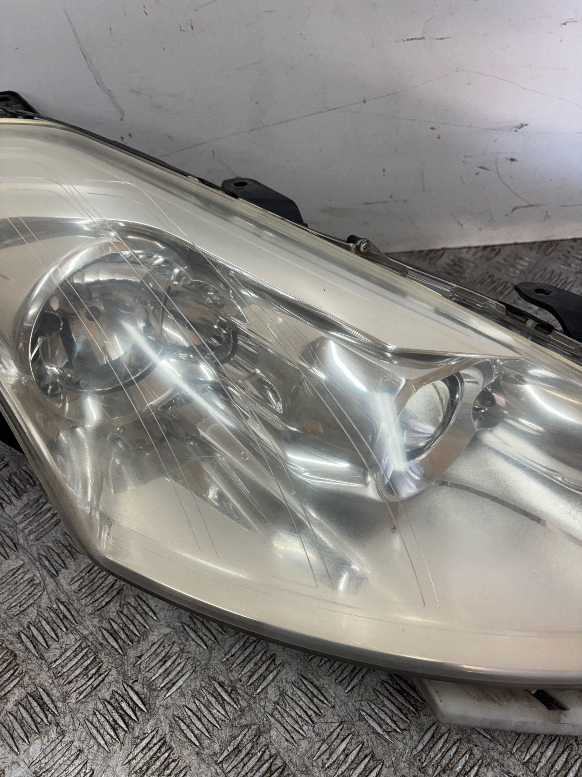 REFLEKTOR light right CITROEN C-CROSSER