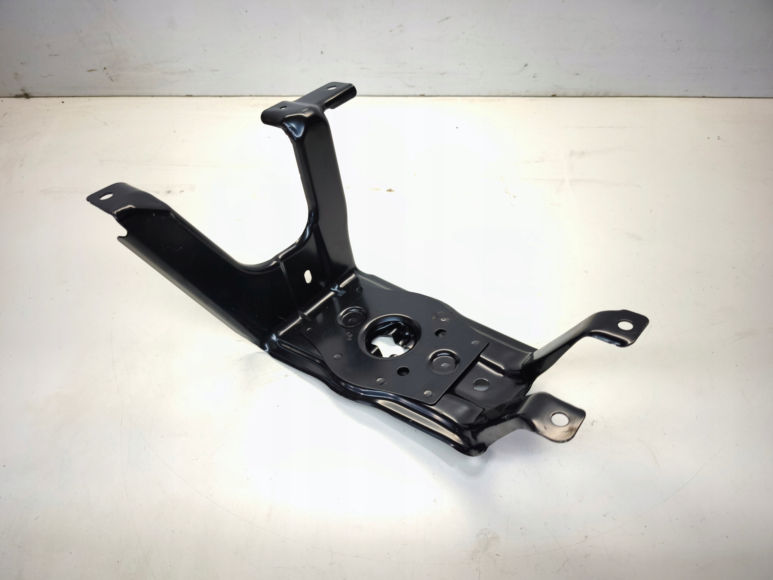 Support plaque Roues de la roue de secours AUDI A4 B9 A5 8W0802715B
