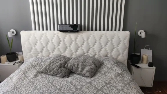 PIKOWANY POKROWIEC NA ZAGŁÓWEK ŁÓŻKA OCHRONNY POKROWIEC MIĘKKI 70x160CM Cechy dodatkowe pikowany