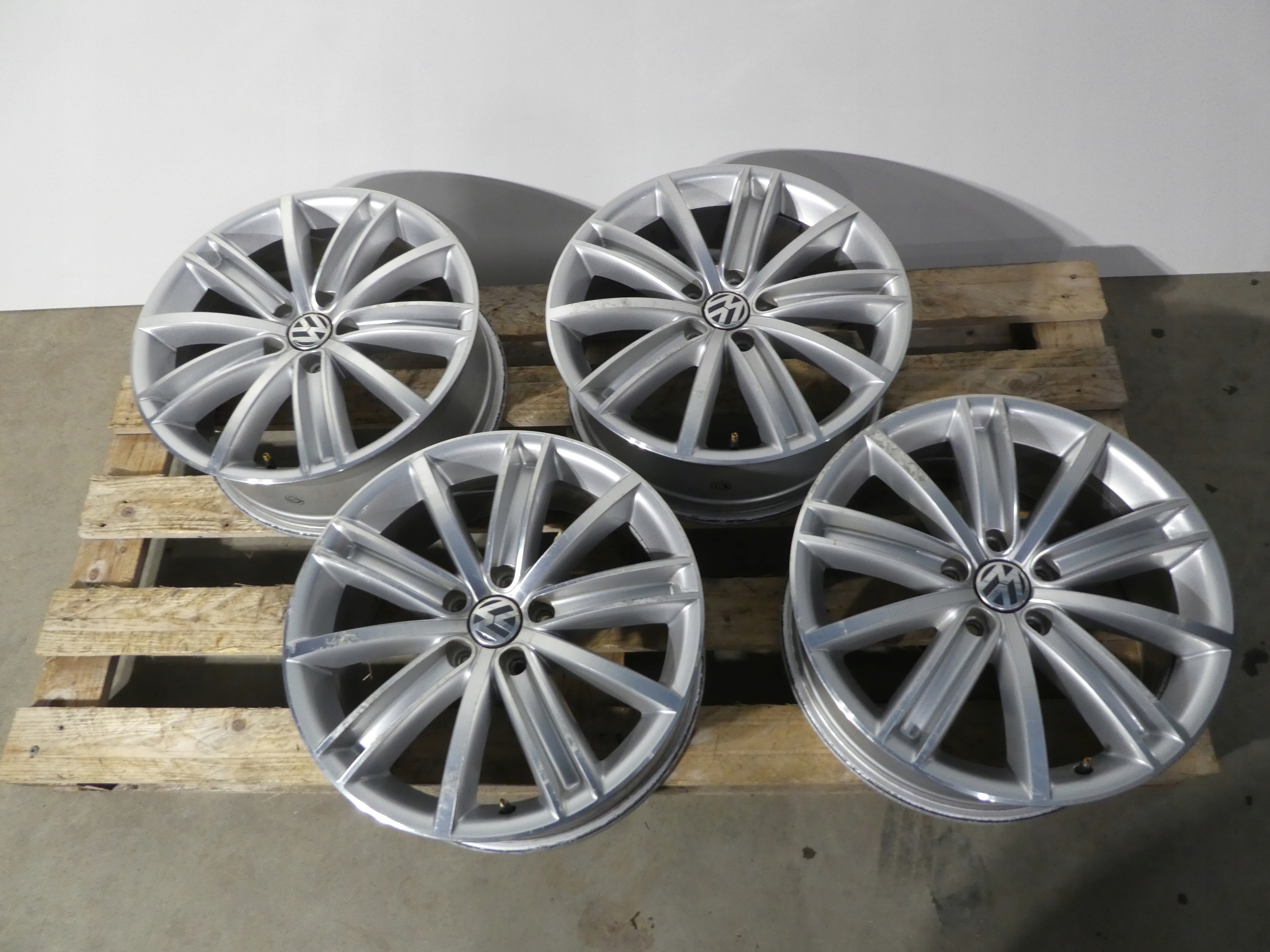 4X discs aluminium disc 5N0601025AF VW 5X112