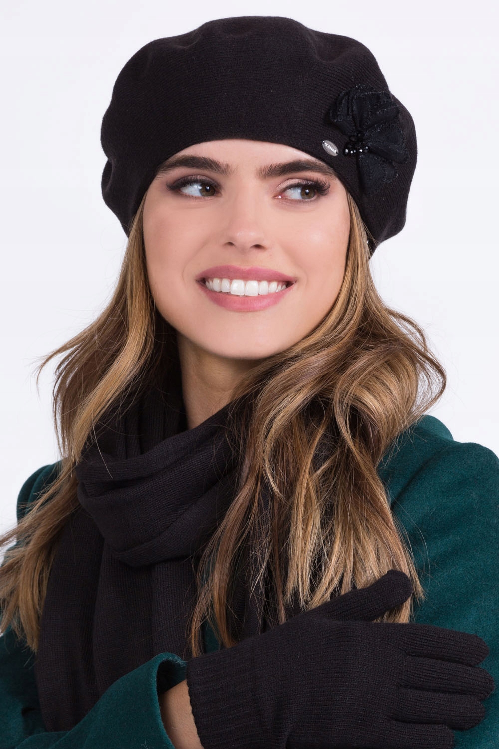 

Elegancki Beret Elza damski z aplikacją ciepły