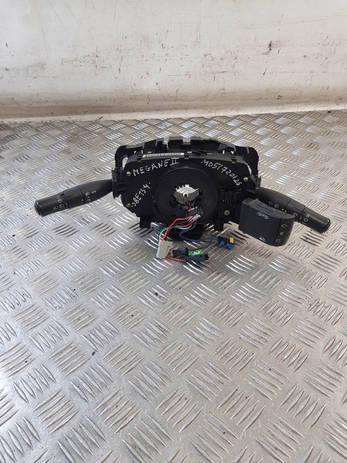 steering wheel levers and controls ring 8200155865 RENAULT MEGANE II 03R