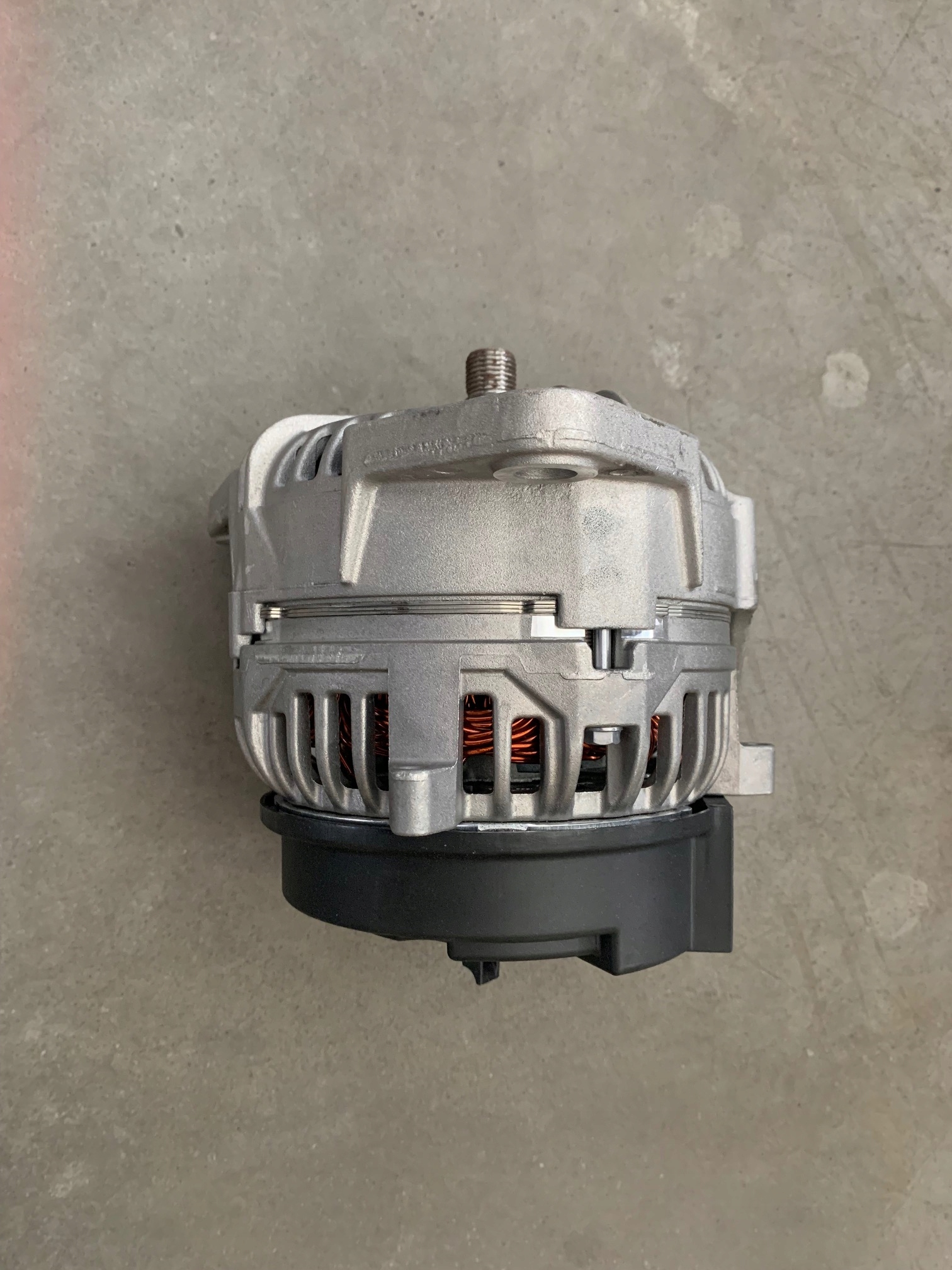 Alternator Mercedes-Benz OE A 0141545302 Producent części Mercedes-Benz OE