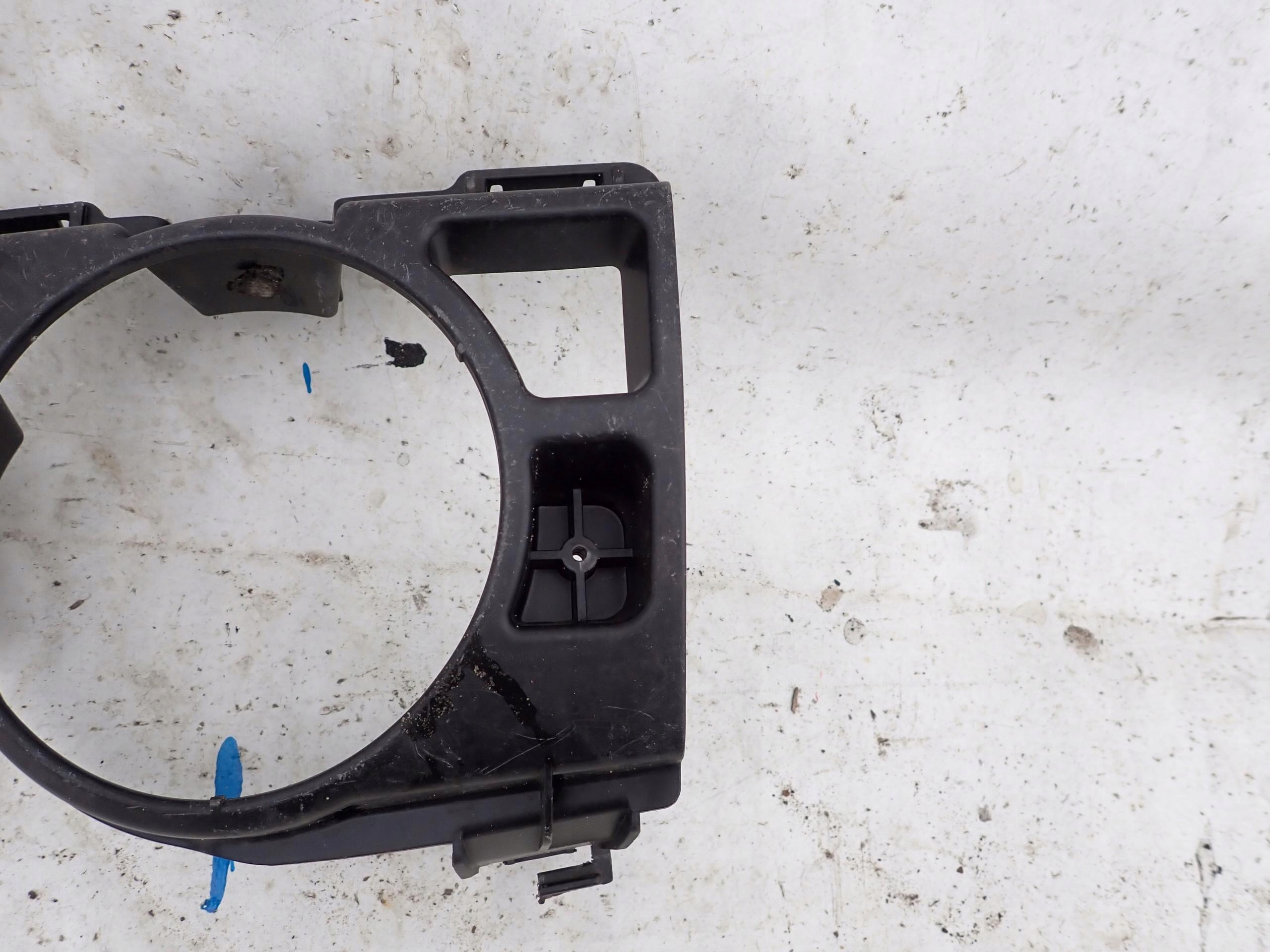 RENAULT TWINGO III 3 14- Support plaque Feux antibrouillard Gauche