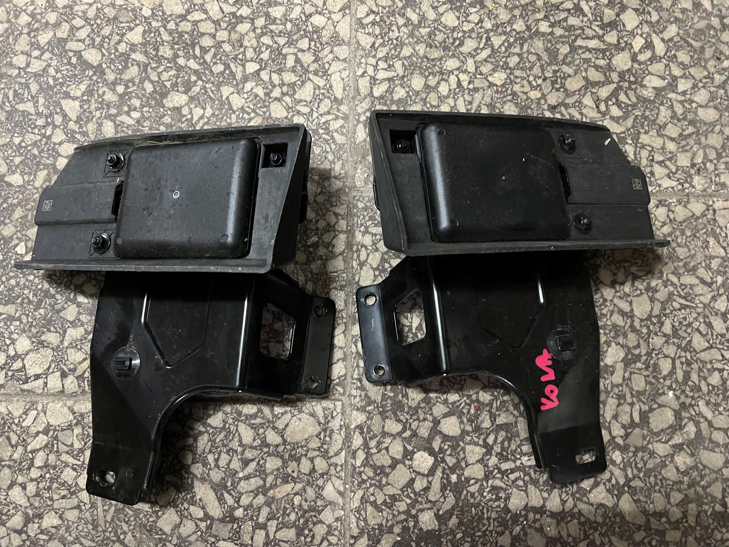 HYUNDAI KONA DISTRONIC CZUJNIK MARTWEGO POLA PRAWY 95821-J9000