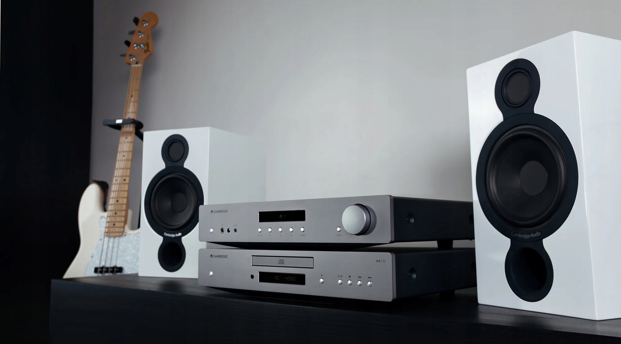 CAMBRIDGE AUDIO AXC35 NAPĘD ODTWARZACZ CD SREBRNY Pilot nie