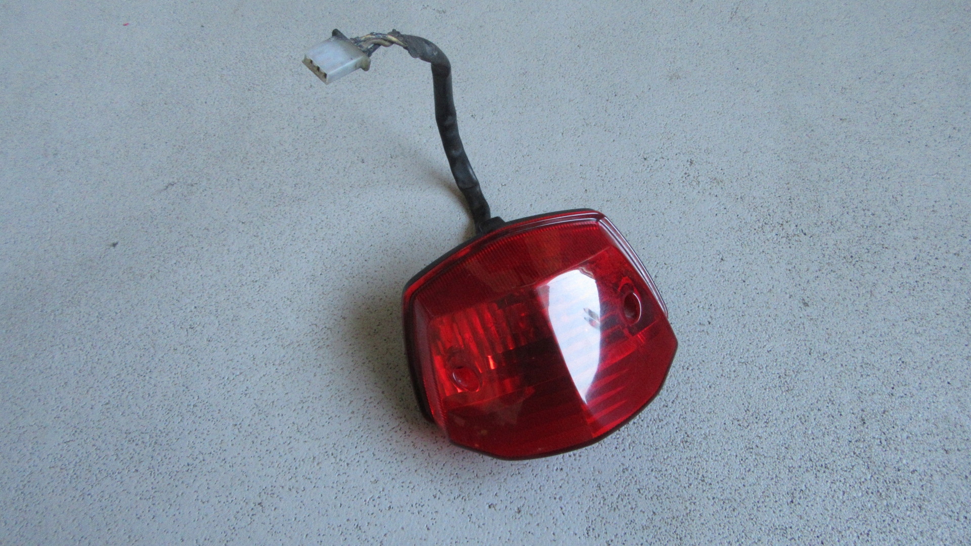 8.9633.600 - Задний фонарь задний Suzuki DR 125 2008r xy