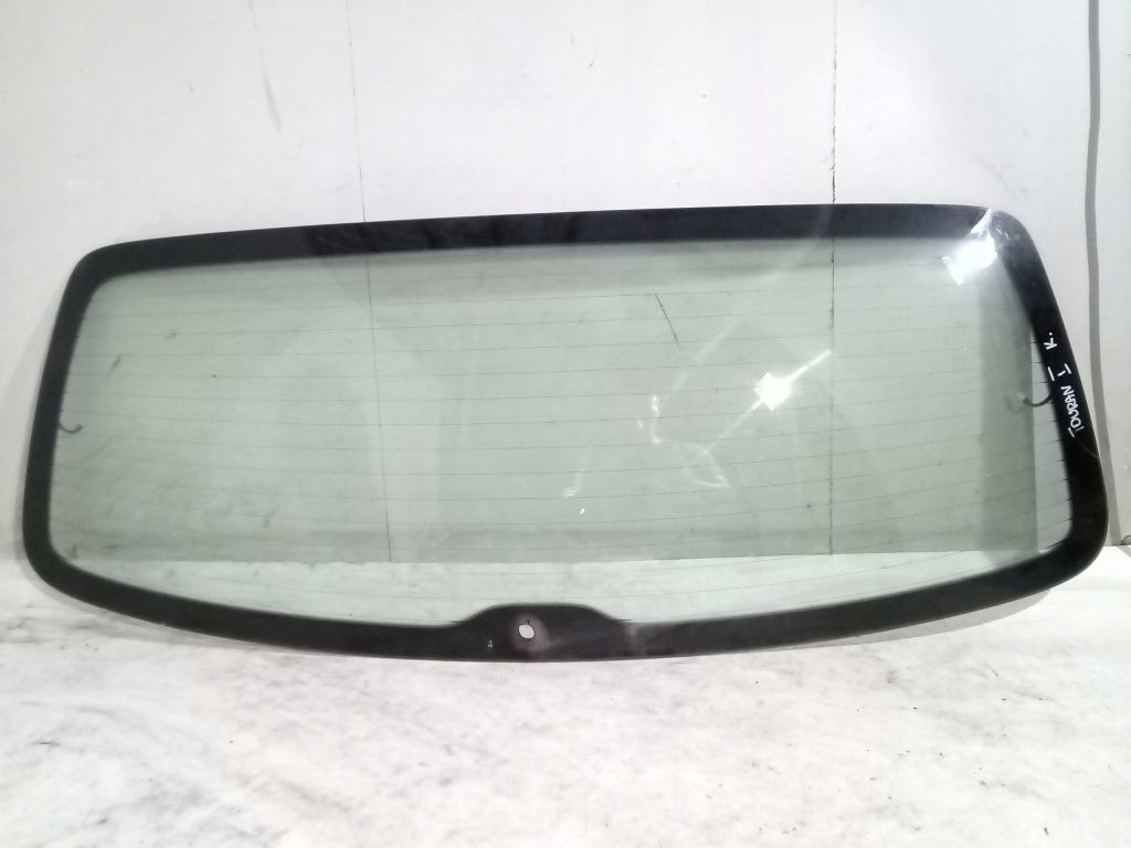 VW Touran et Vitre z Arrière du capot