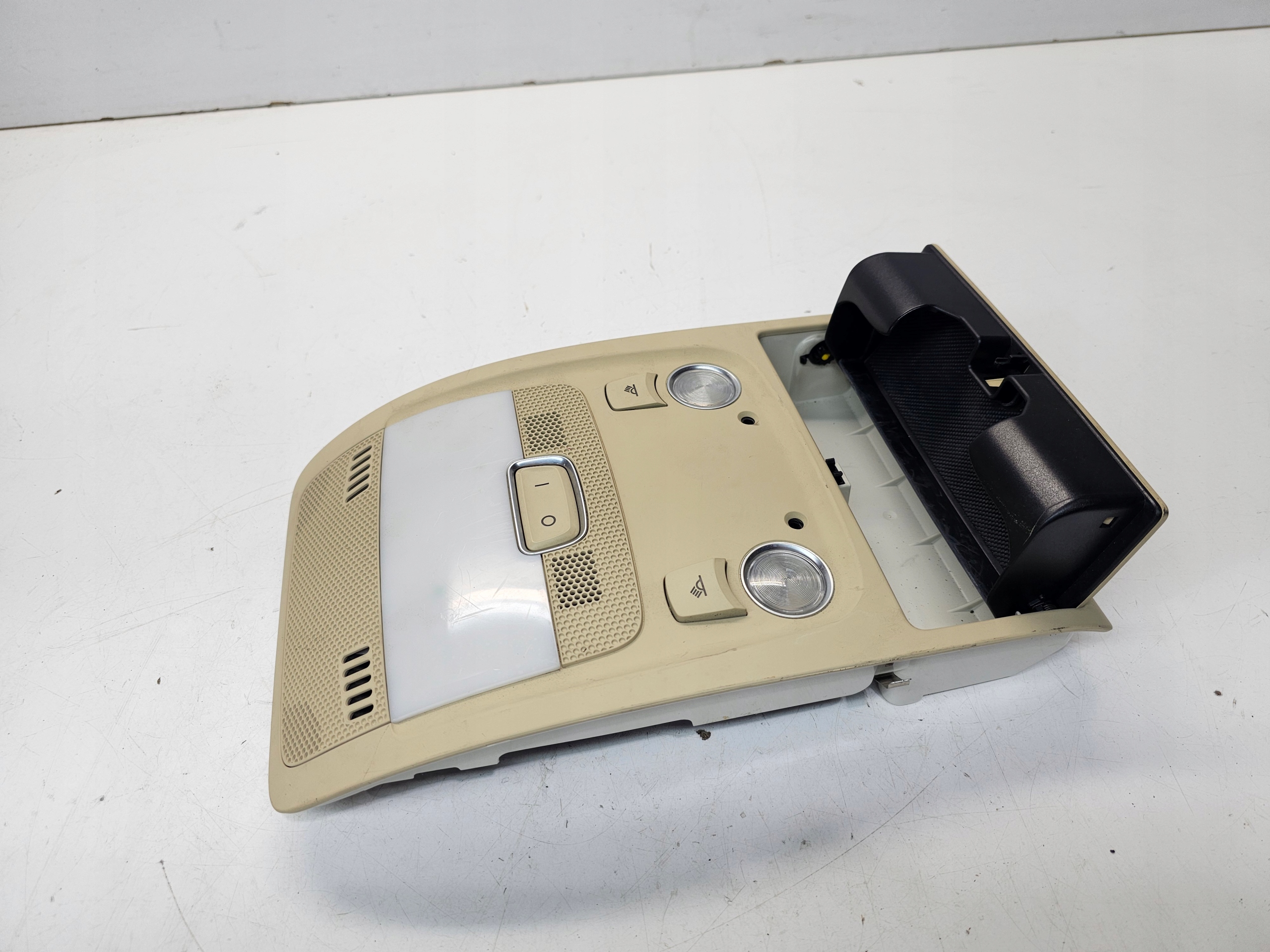 light OSWIETLENIE cabs AUDI A4 A5 8T0947135BF LM5