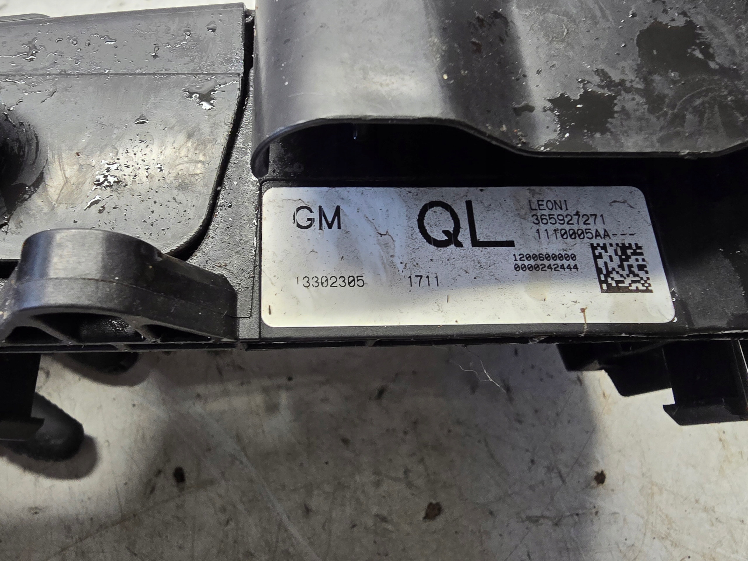 OPEL ASTRA J terminal plus fuses 13302305 QL