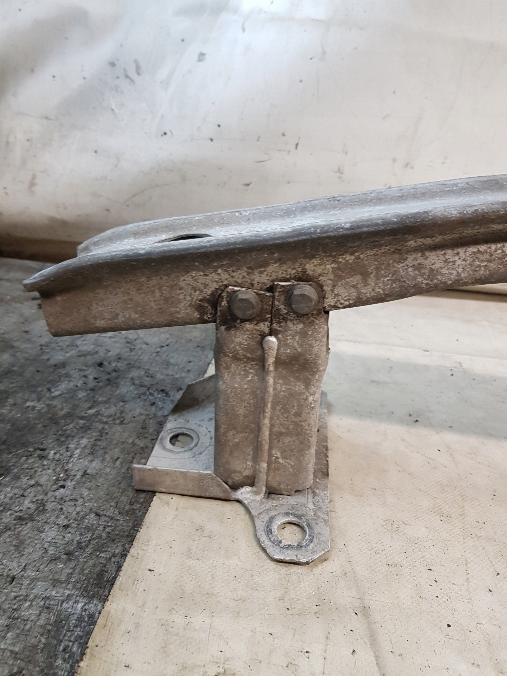 bumper support front RENAULT MODUS 1.6B 04r. OE 8200104187