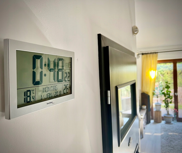 ZEGAR NA ŚCIANĘ RADIOWY STEROWANY RADIOWO ELEKTRONICZNY DOKŁADNY GERMANY Marka Technoline