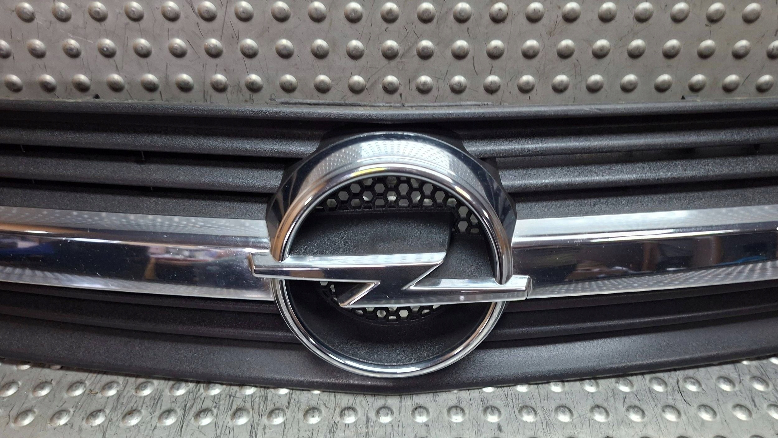 Grille 13162160 OPEL MERIVA A 2003