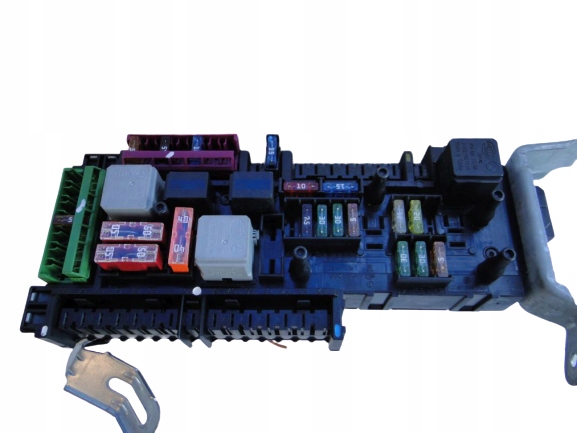 MERCEDES E KLASA W212 212 SKRZYNKA BEZPIECZNIKÓW