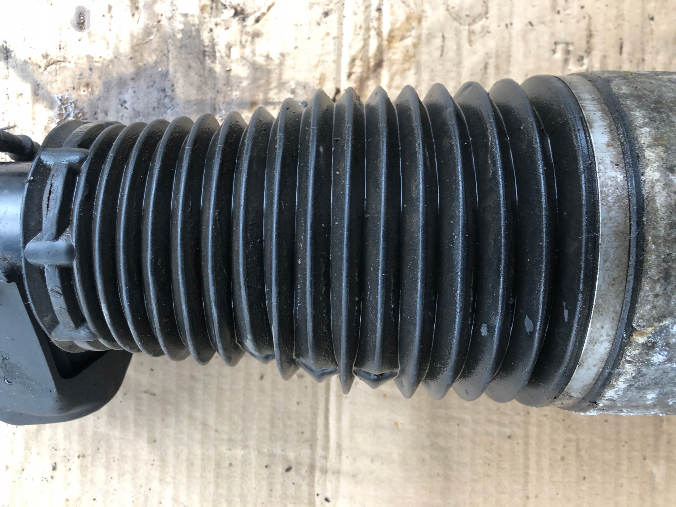 shock absorber right rear part VW TOUAREG 7L0512345