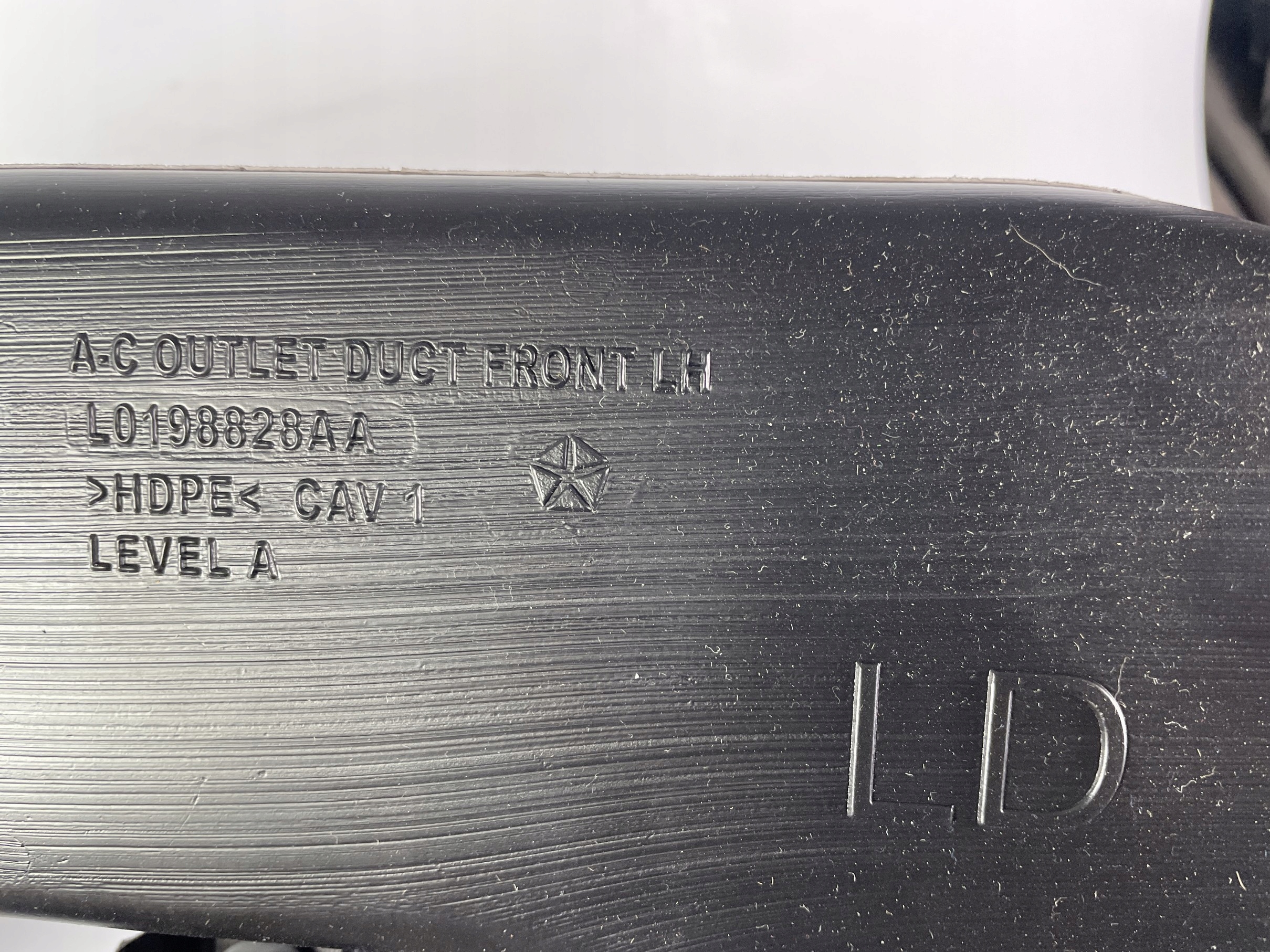 Dodge Charger 2015+ drain intake tunelu srodkowego left