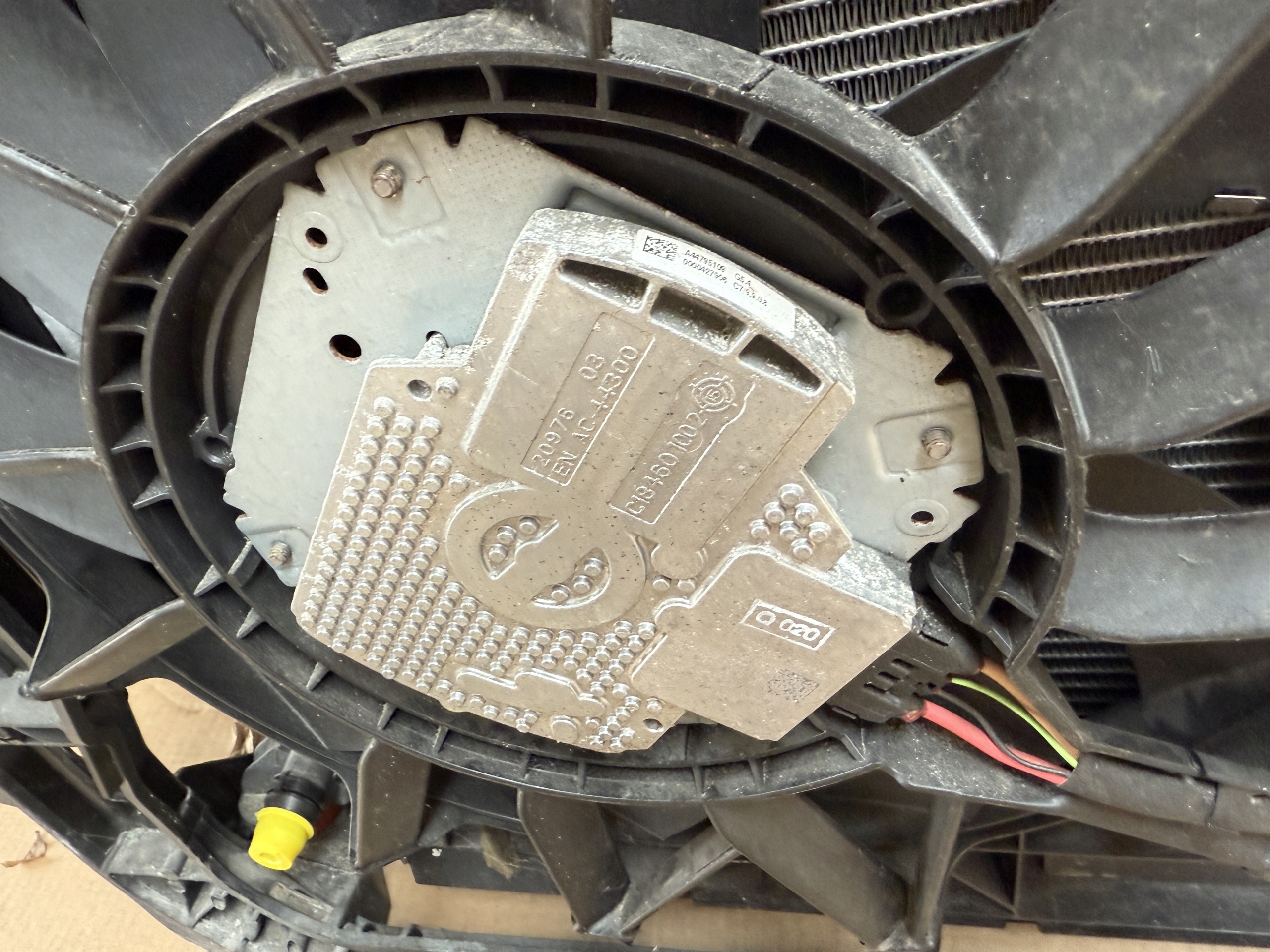 AUDI A8 4H D4 LIFT 3.0TDI bar, wall radiator